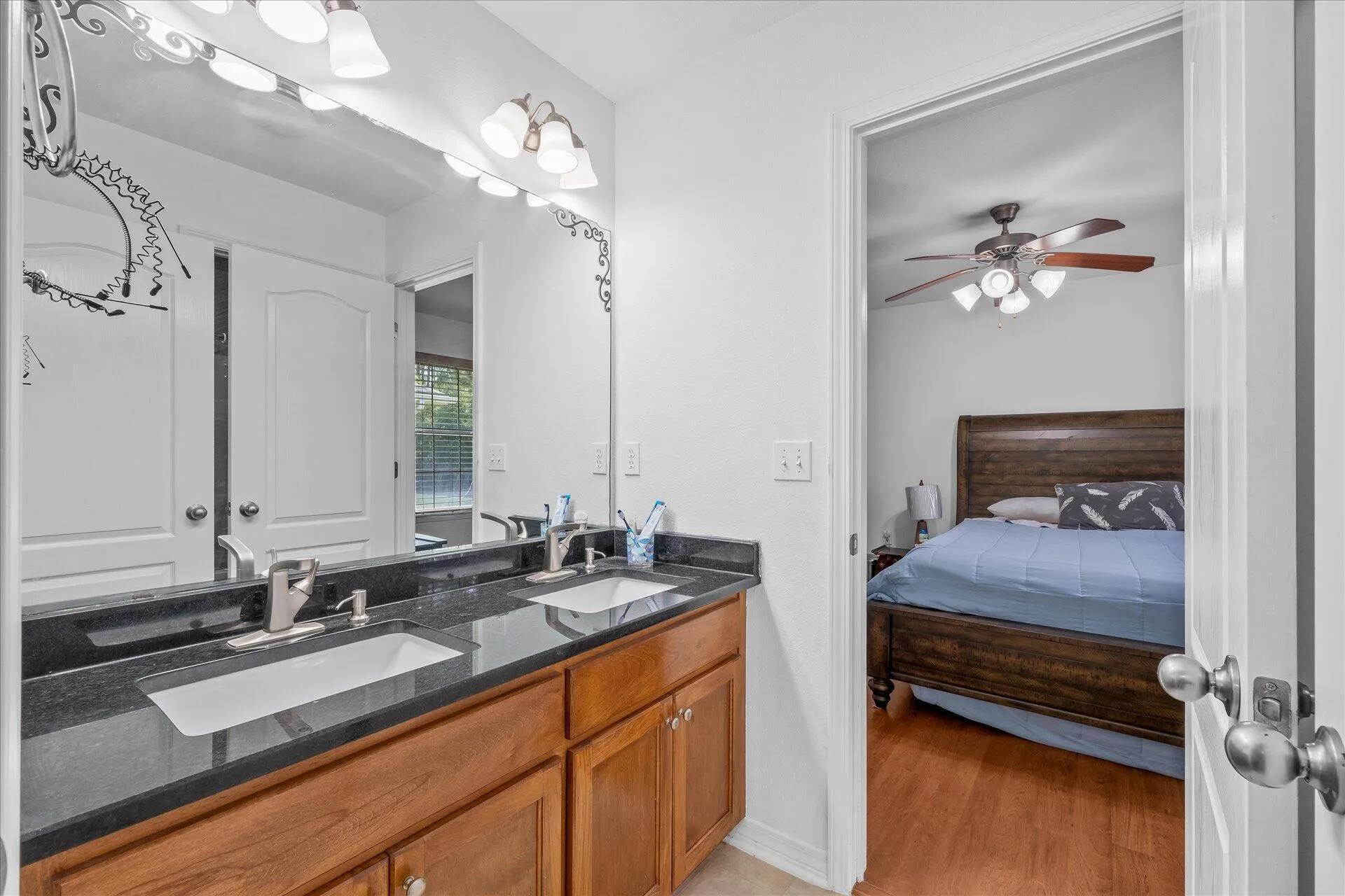 Navarre, Florida 32566, United States, 5 Bedrooms Bedrooms, ,3 BathroomsBathrooms,Residential,Active,46925