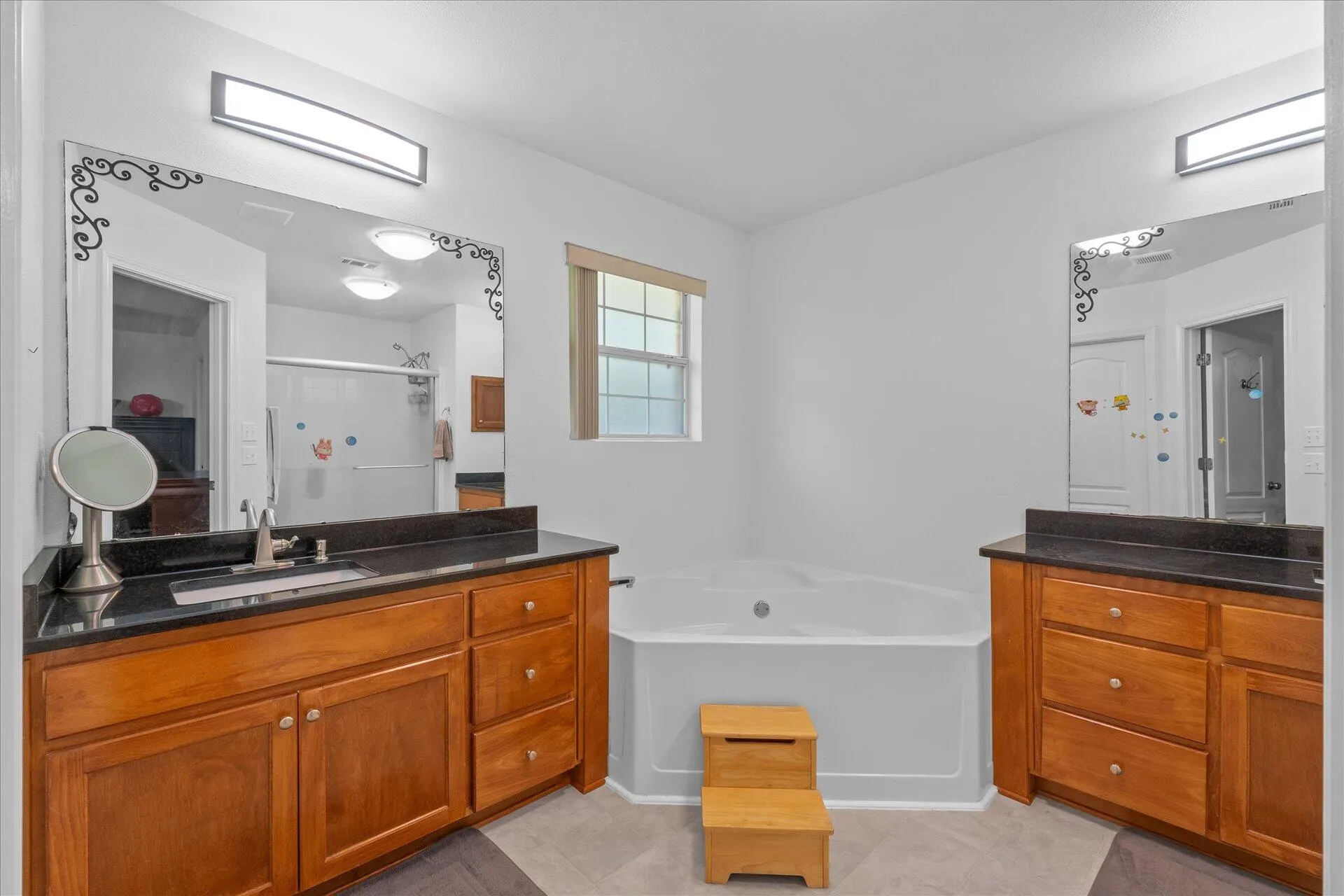 Navarre, Florida 32566, United States, 5 Bedrooms Bedrooms, ,3 BathroomsBathrooms,Residential,Active,46925