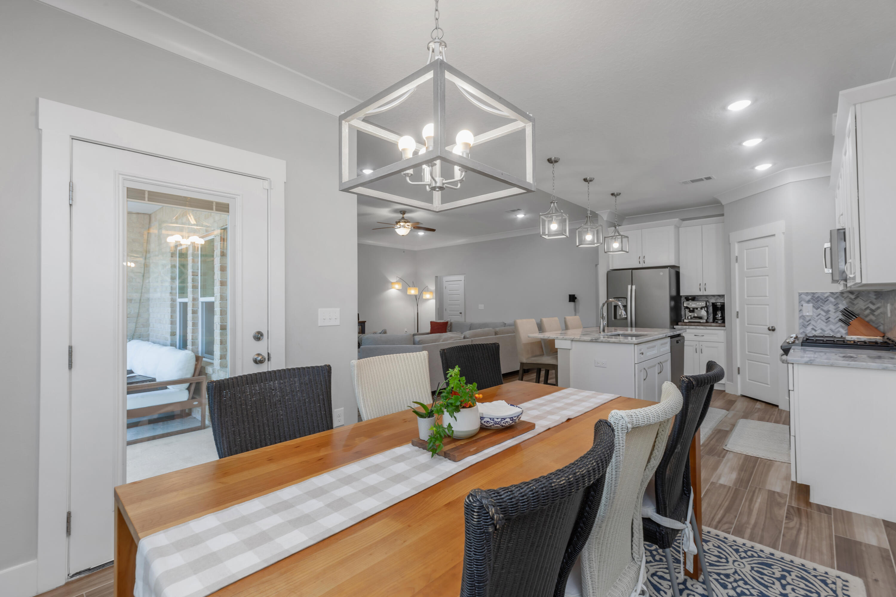 PINE CREST - Residential