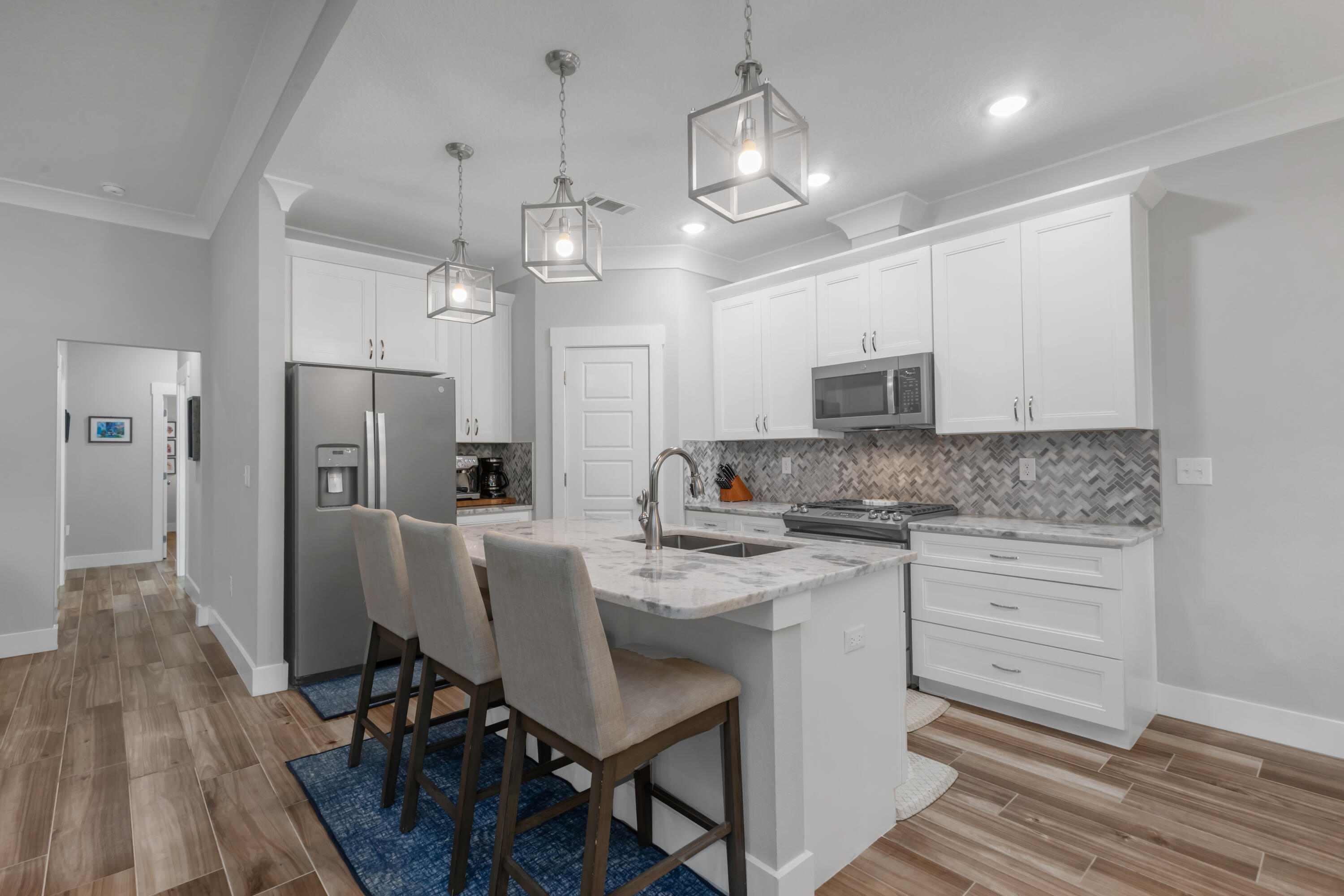 PINE CREST - Residential
