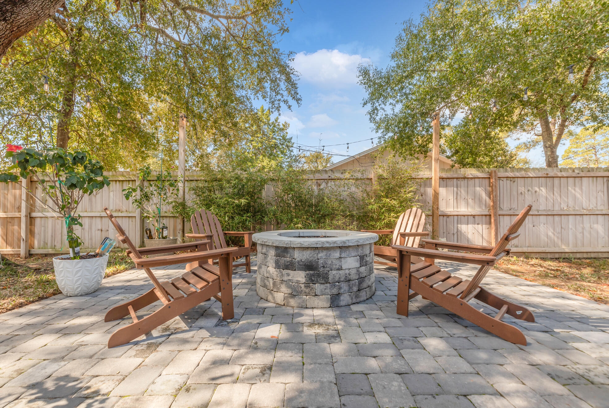 PINE CREST - Residential