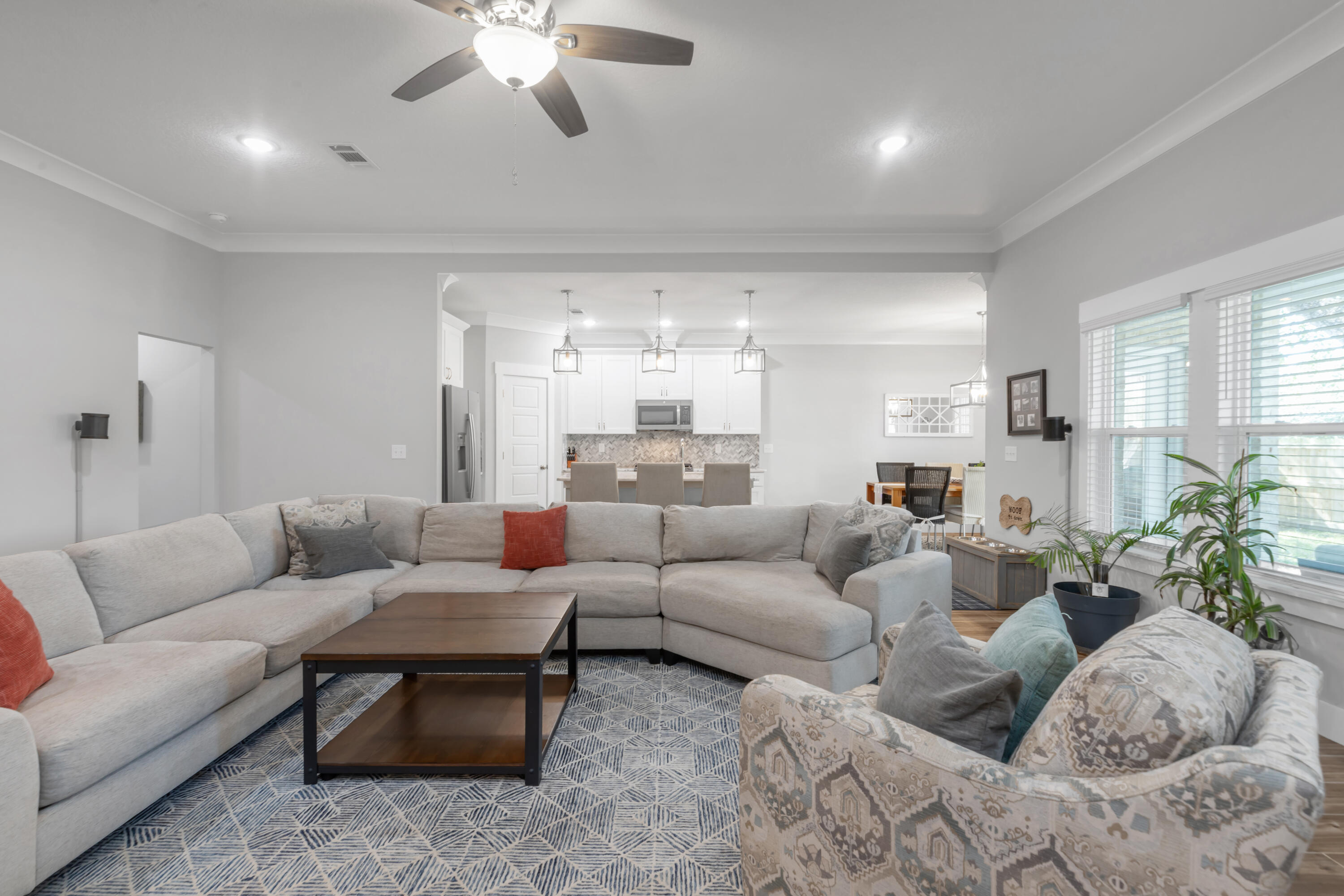 PINE CREST - Residential