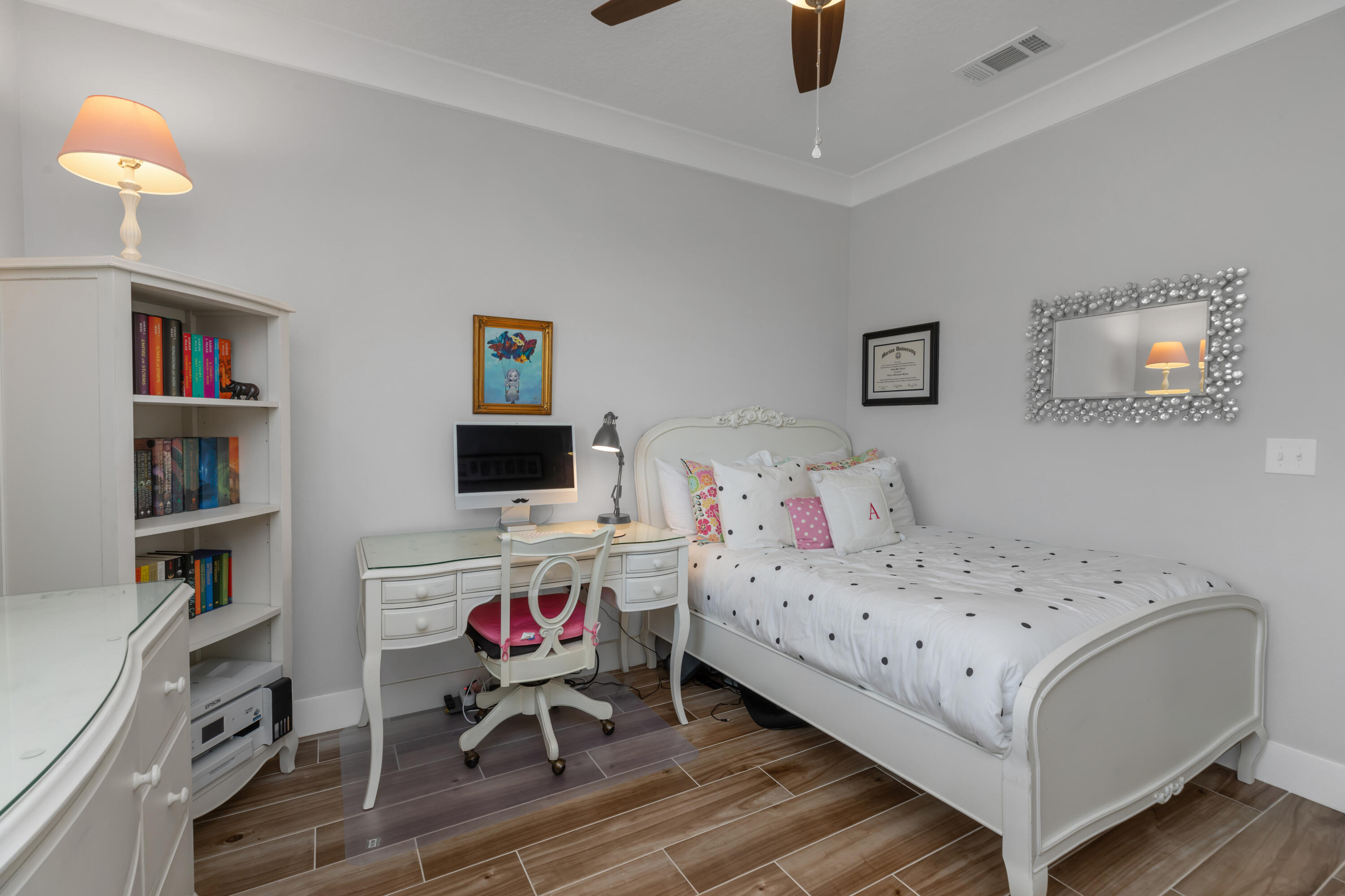 PINE CREST - Residential