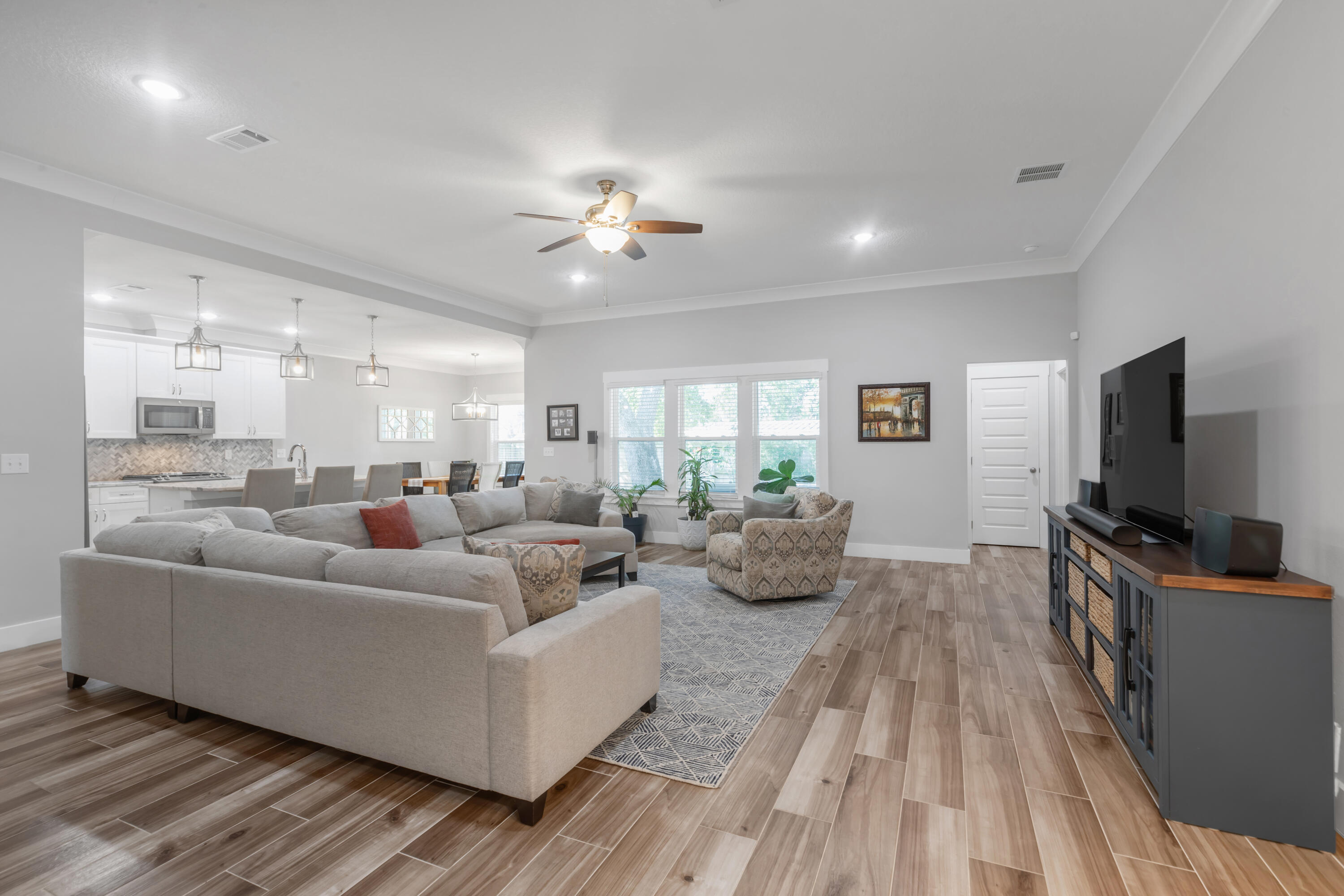 PINE CREST - Residential