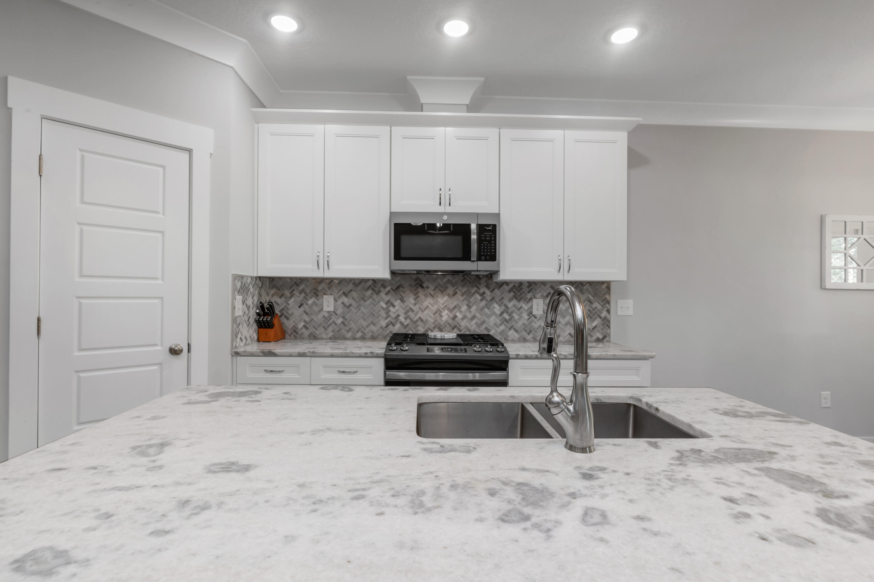 PINE CREST - Residential