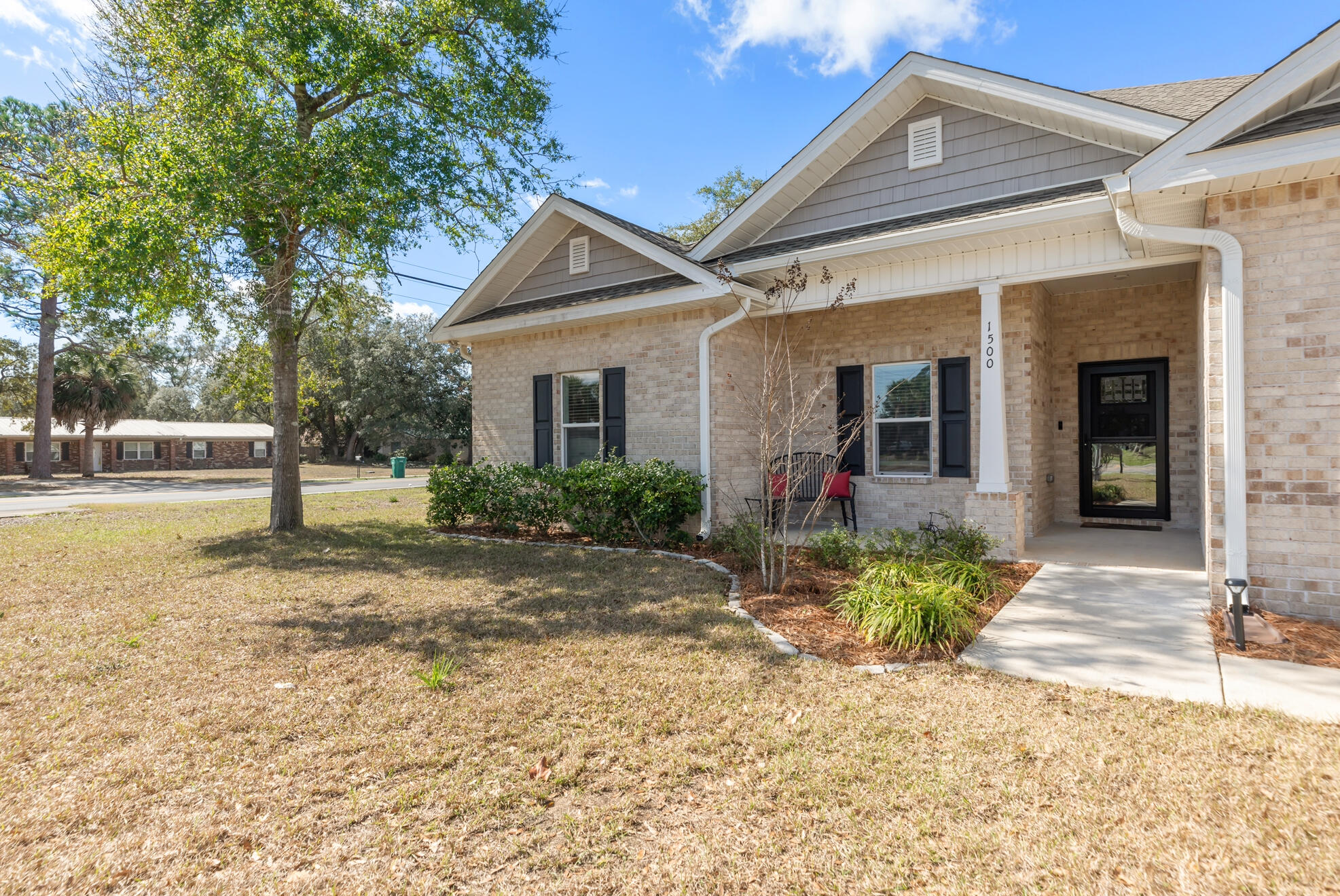 PINE CREST - Residential