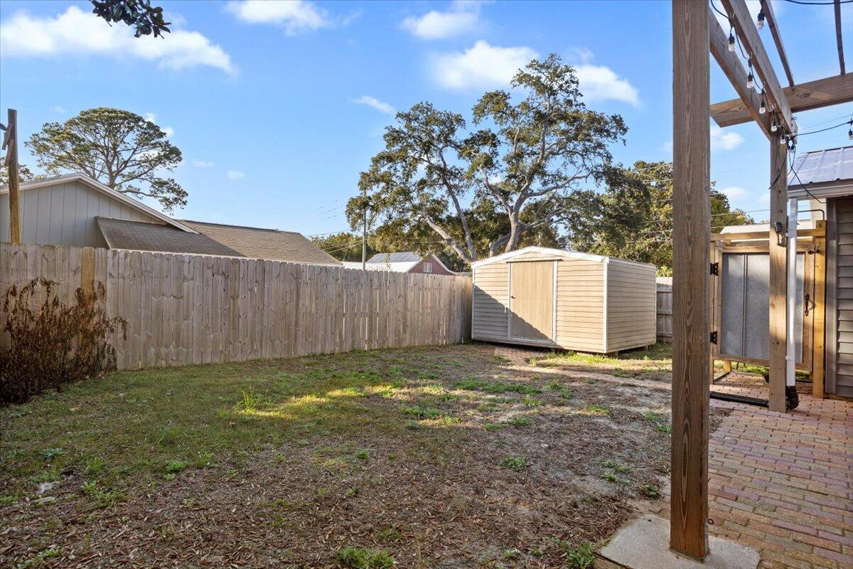 ELLIOTTS POINT - Residential