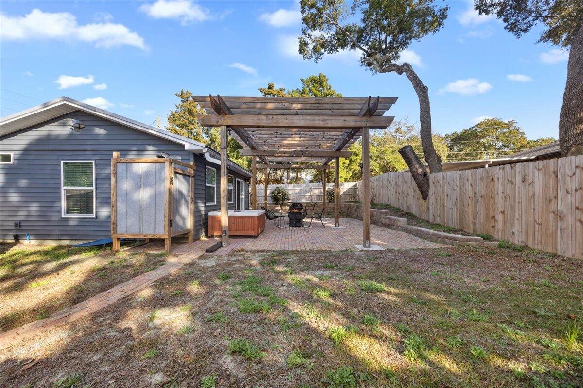 ELLIOTTS POINT - Residential