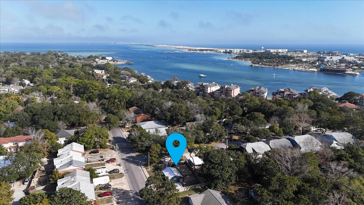 ELLIOTTS POINT - Residential