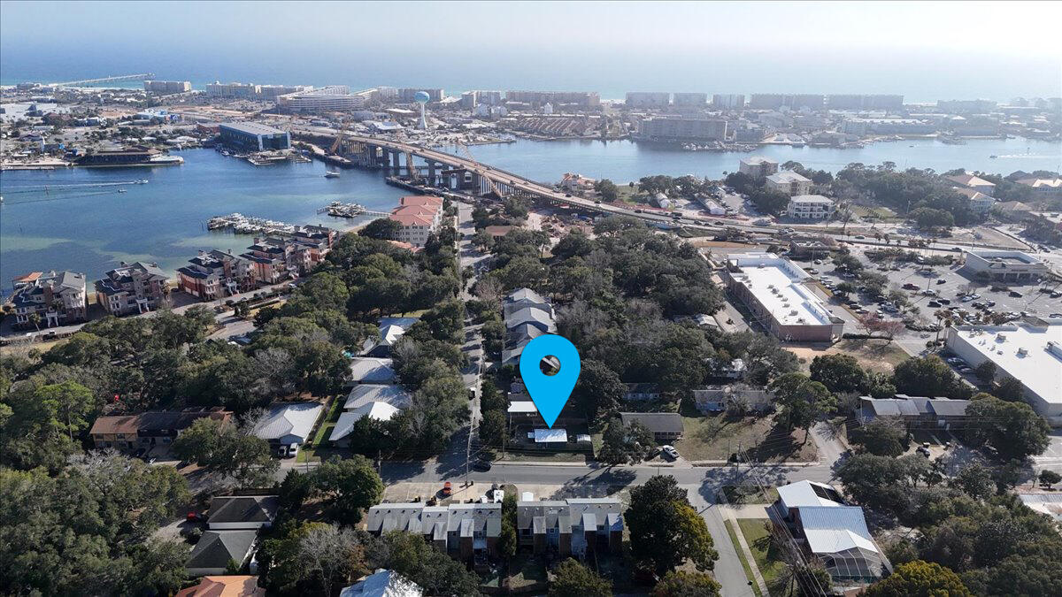 ELLIOTTS POINT - Residential
