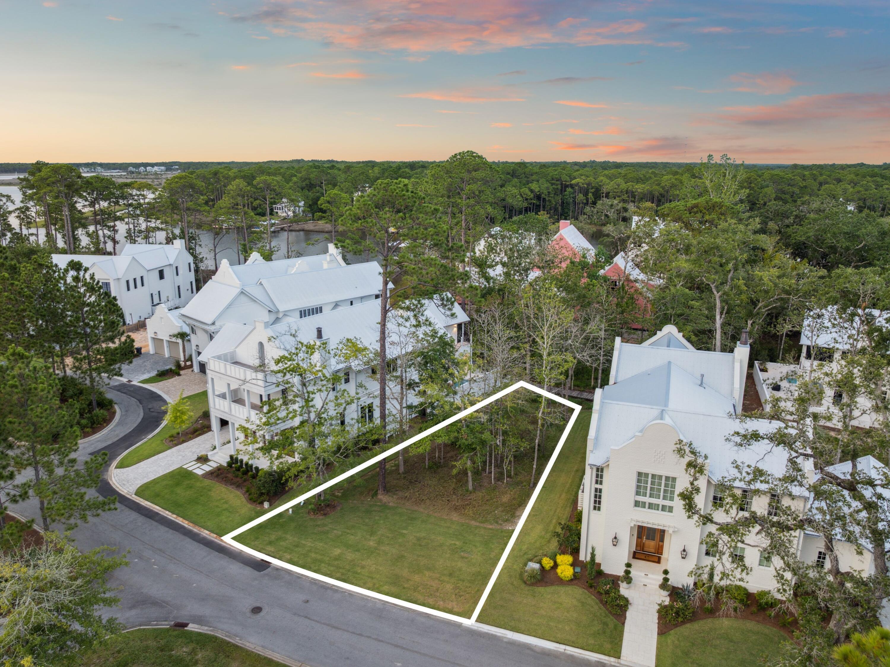 CHURCHILL OAKS - Land