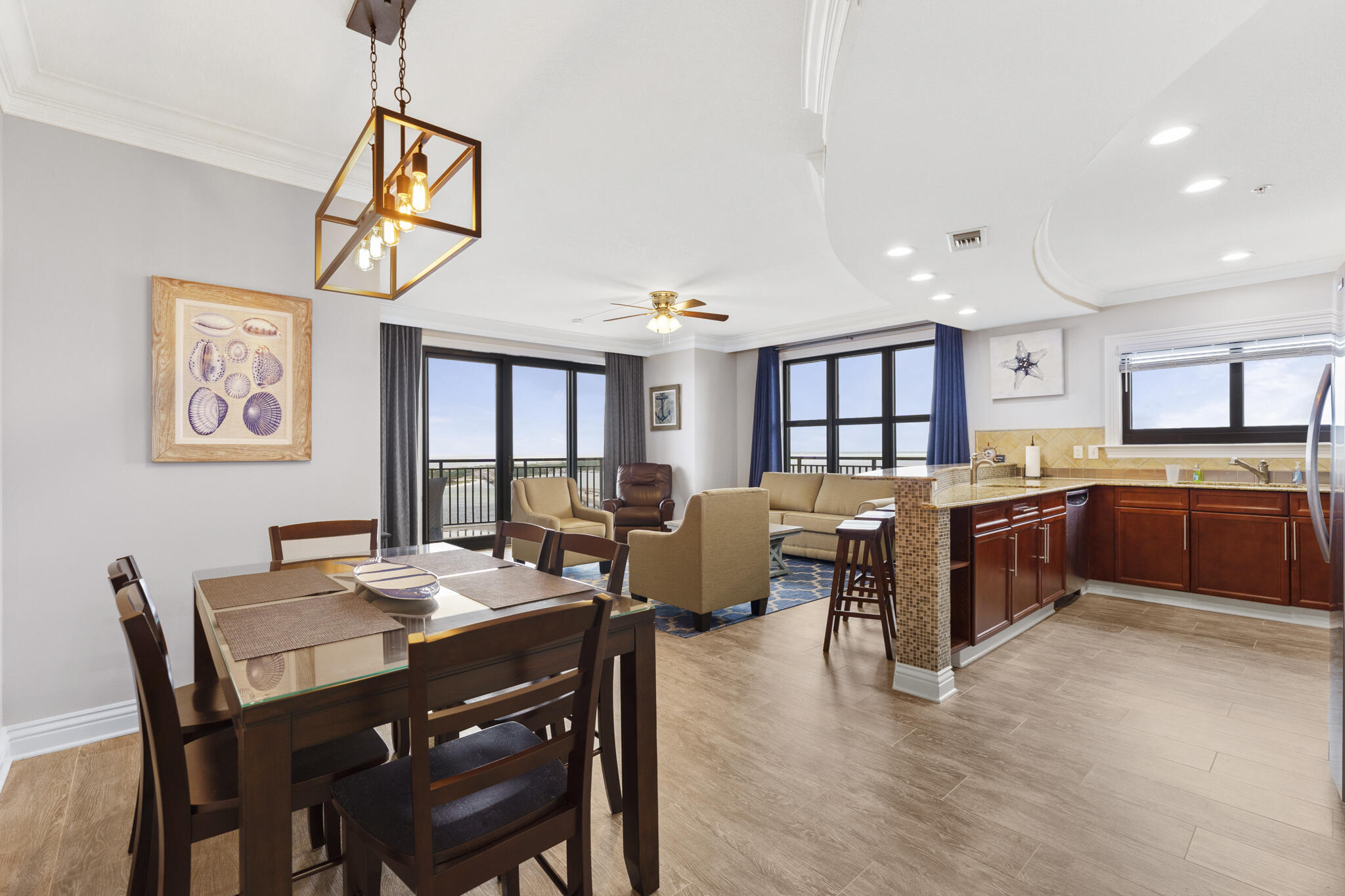 EMERALD GRANDE - Residential
