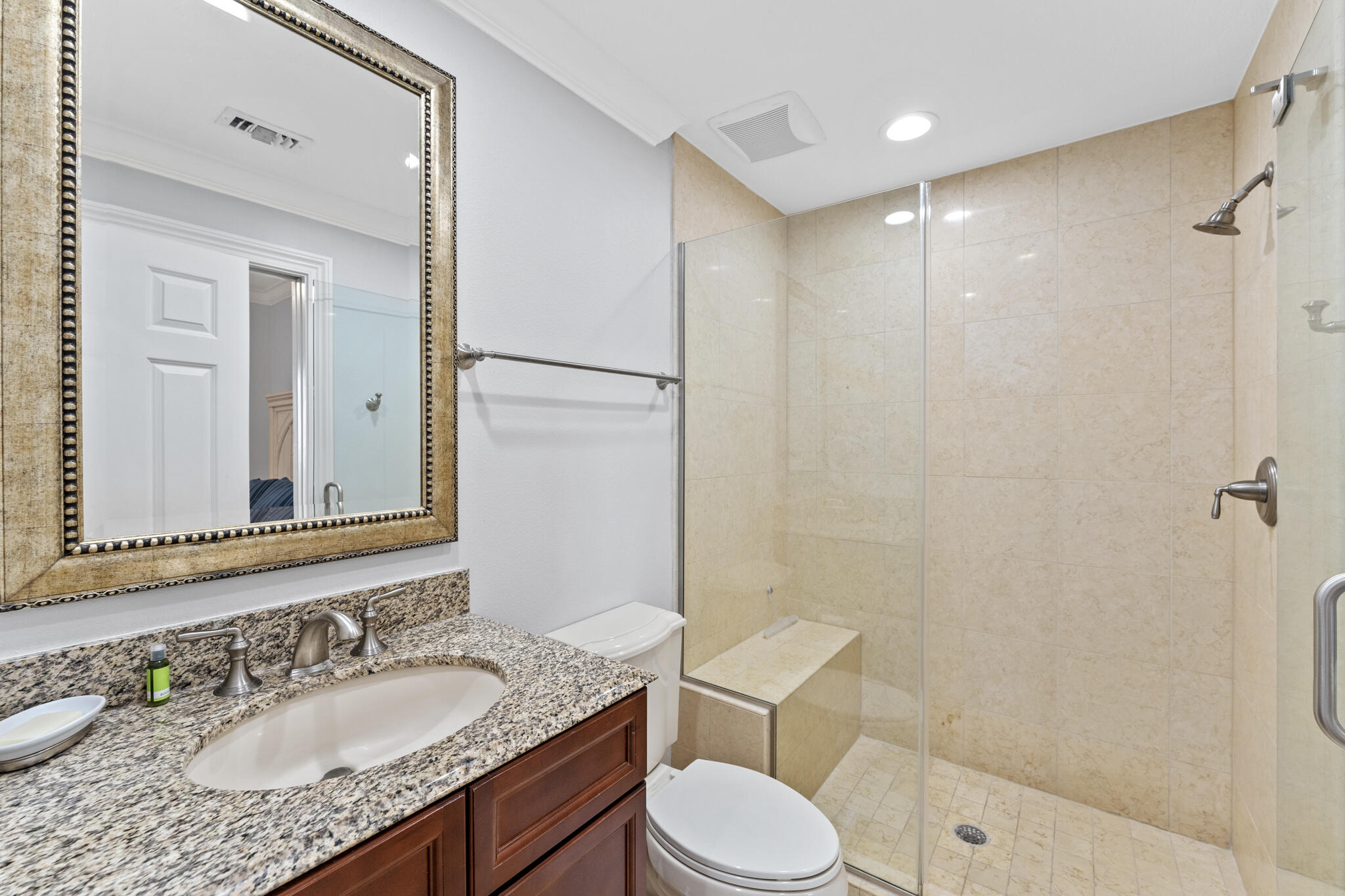 EMERALD GRANDE - Residential