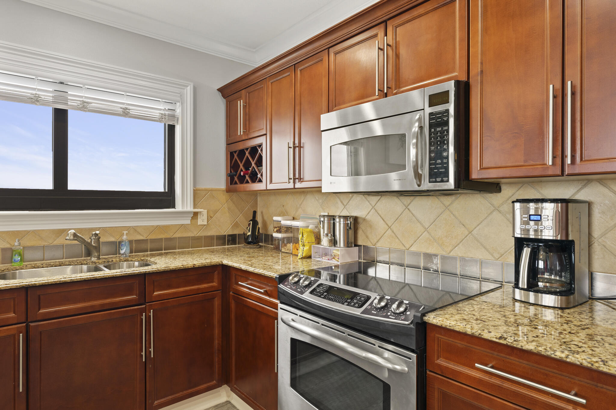 EMERALD GRANDE - Residential