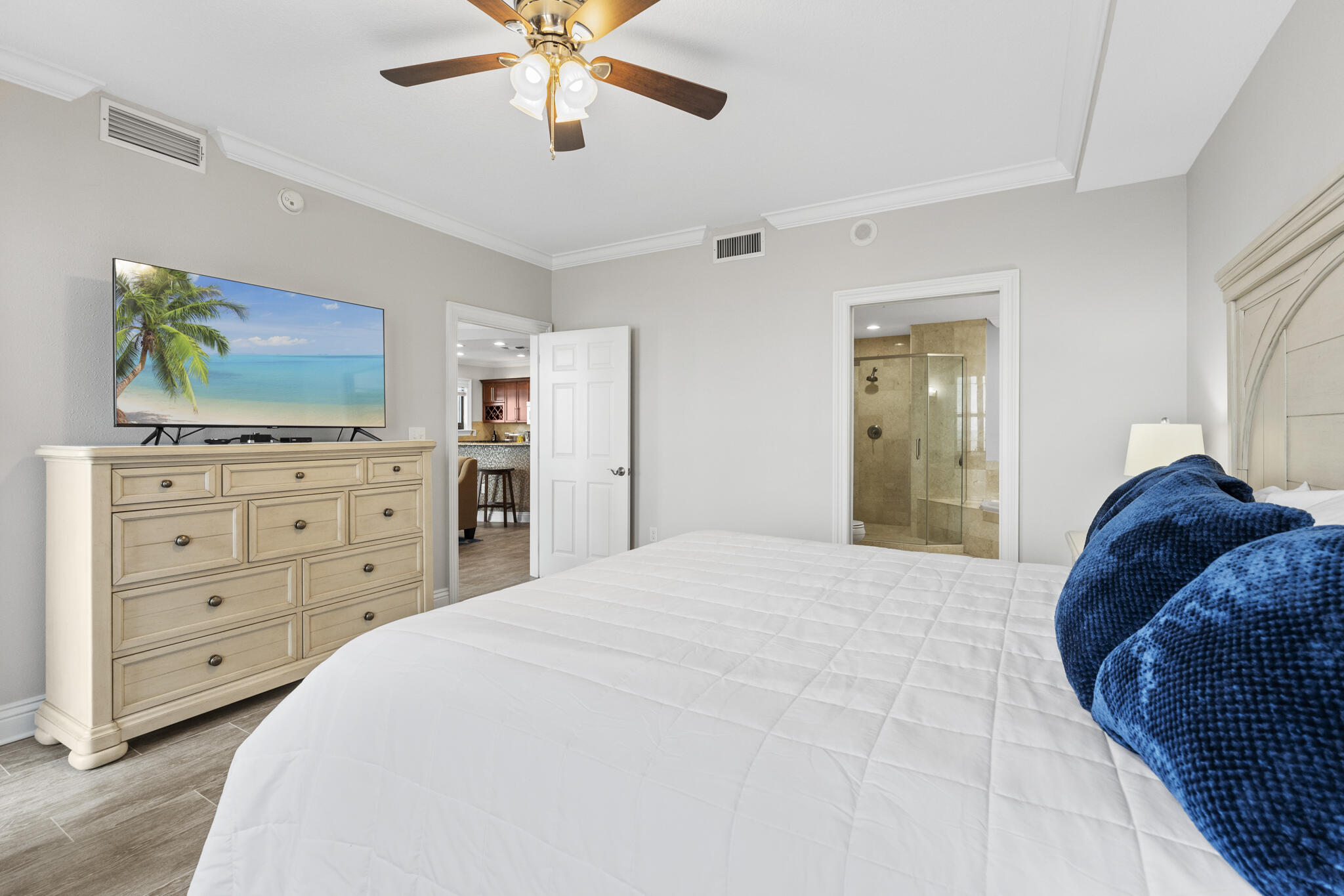 EMERALD GRANDE - Residential