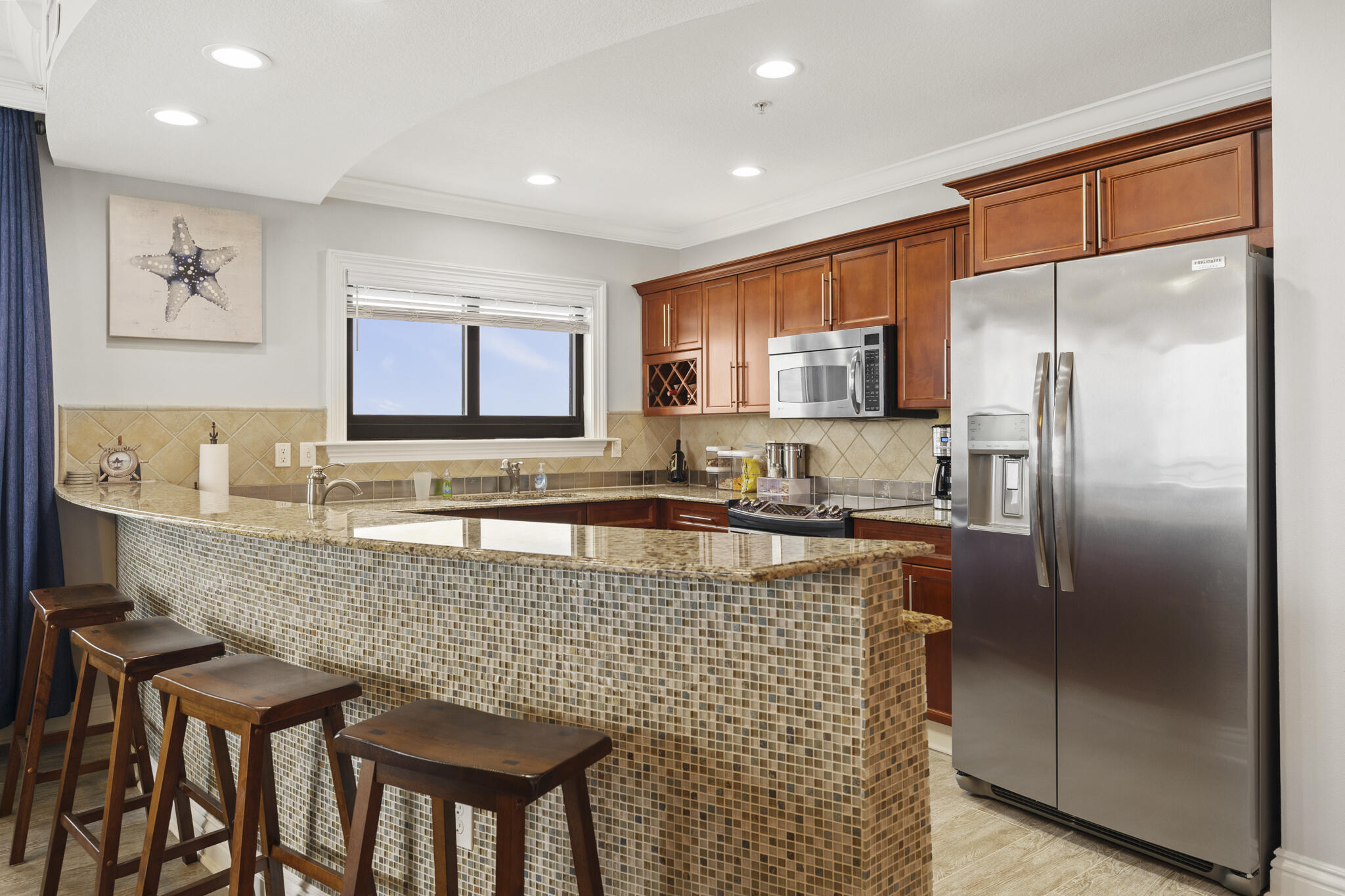 EMERALD GRANDE - Residential