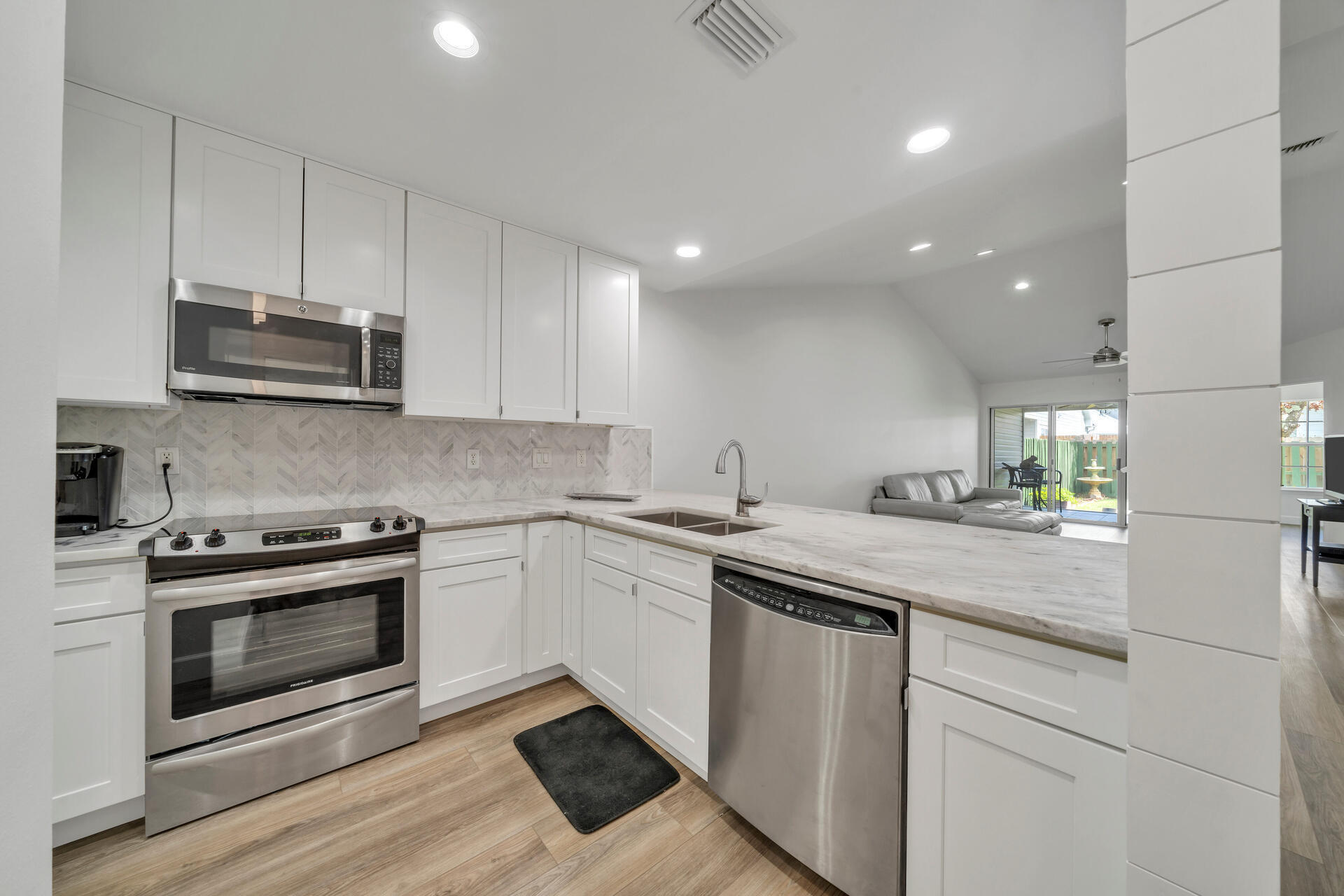 ESCADA - Residential