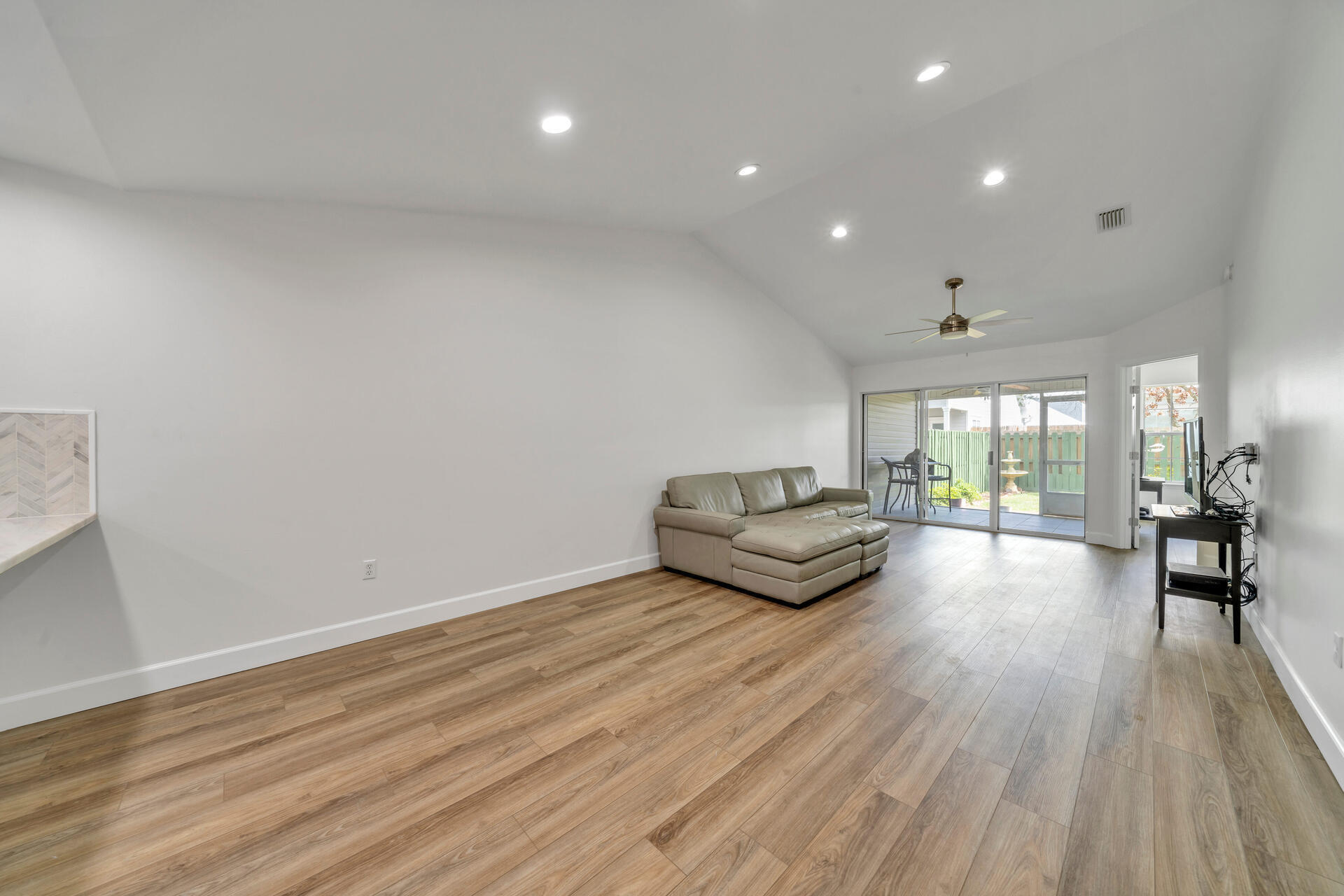 ESCADA - Residential