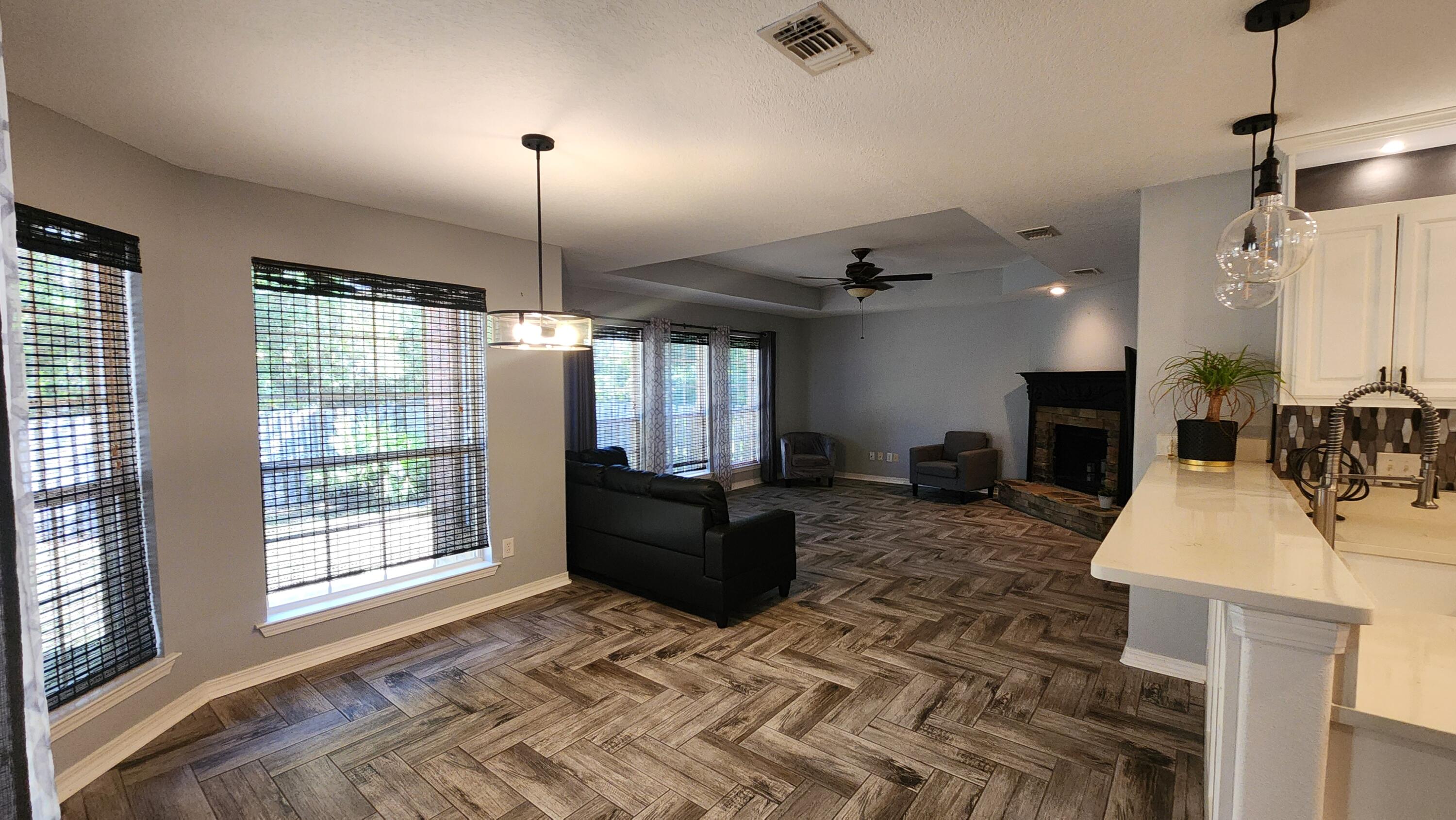 QUAYSIDE VILLAGE PH III - Residential Lease