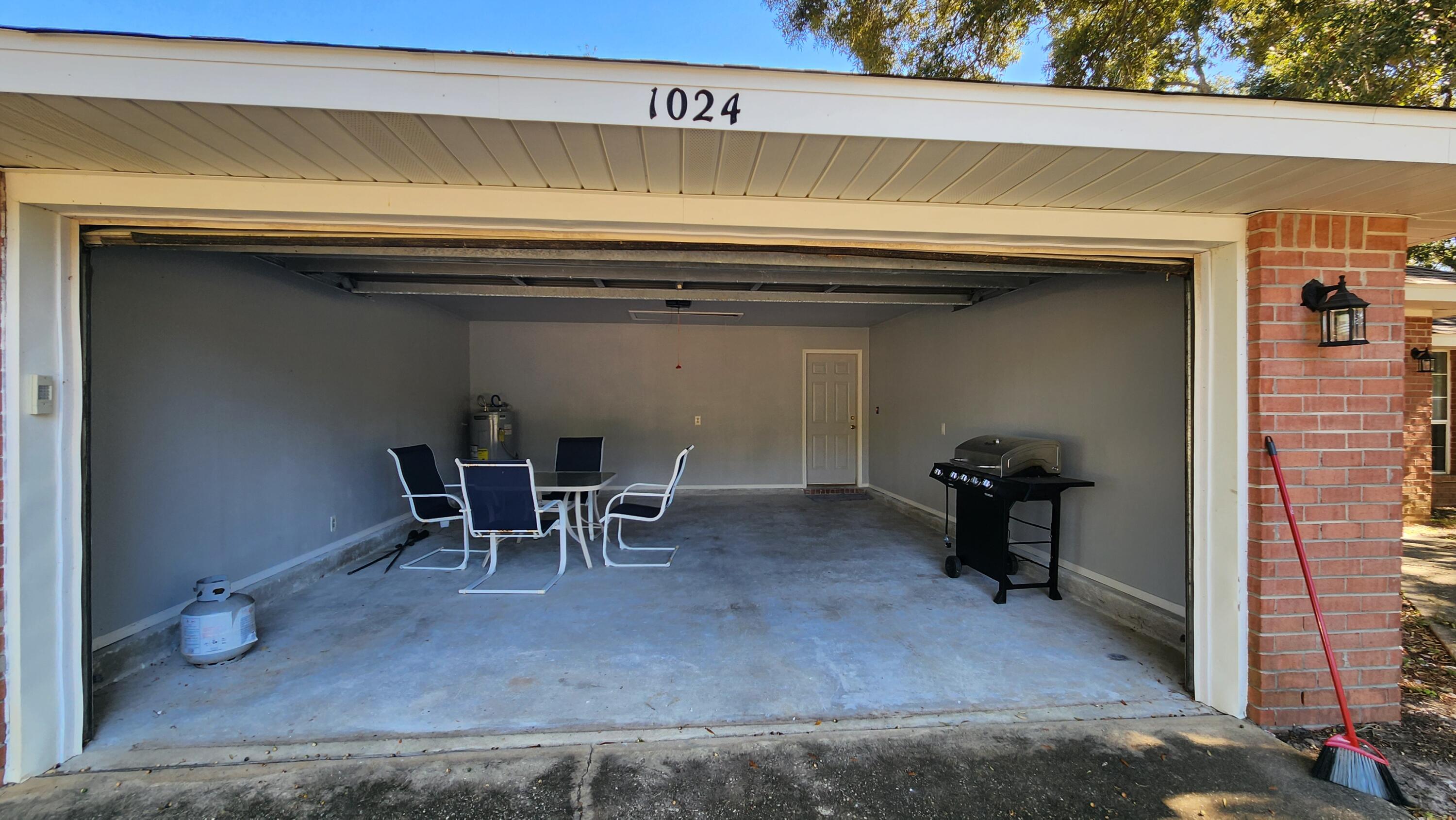 QUAYSIDE VILLAGE PH III - Residential Lease