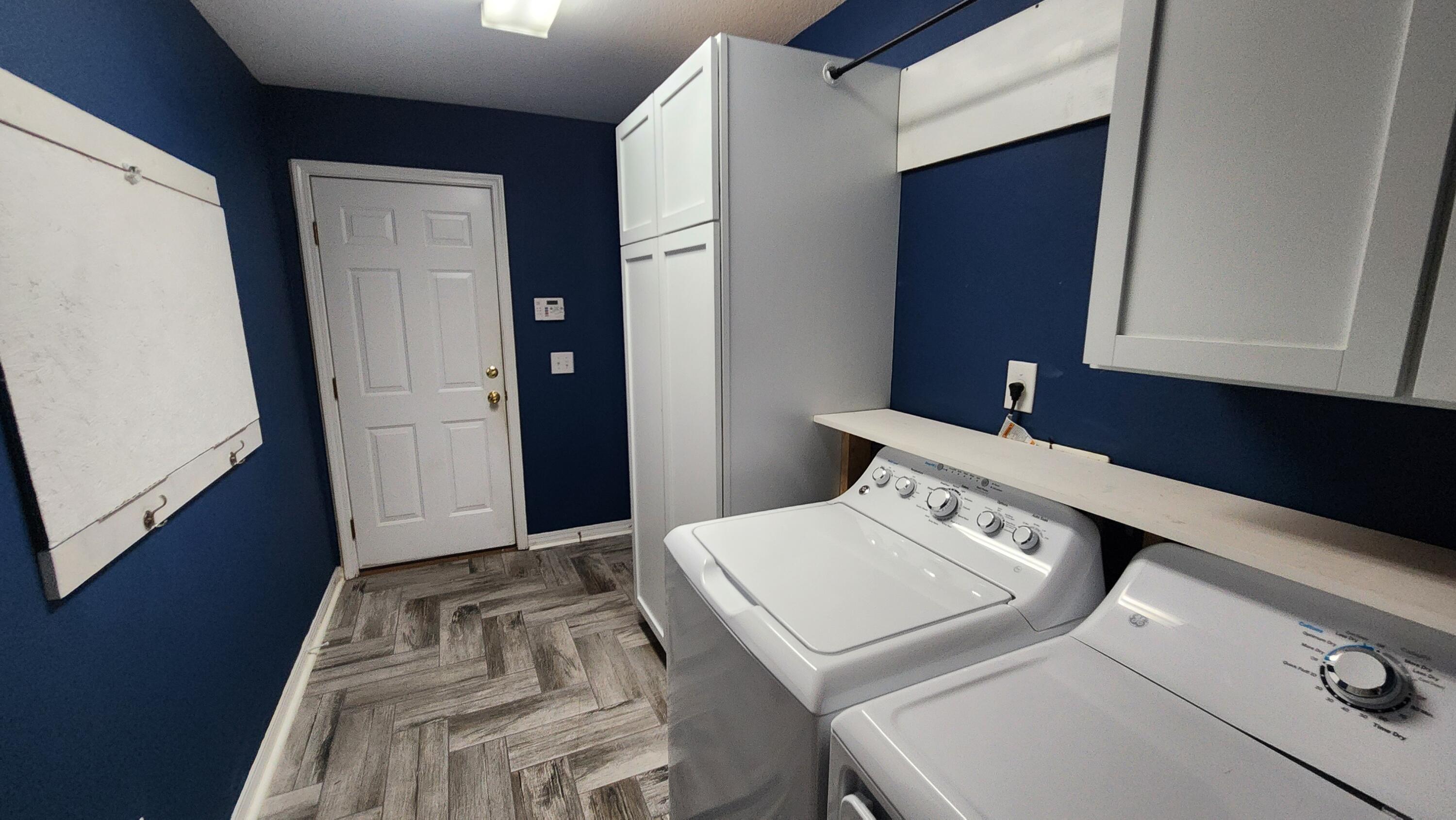 QUAYSIDE VILLAGE PH III - Residential Lease