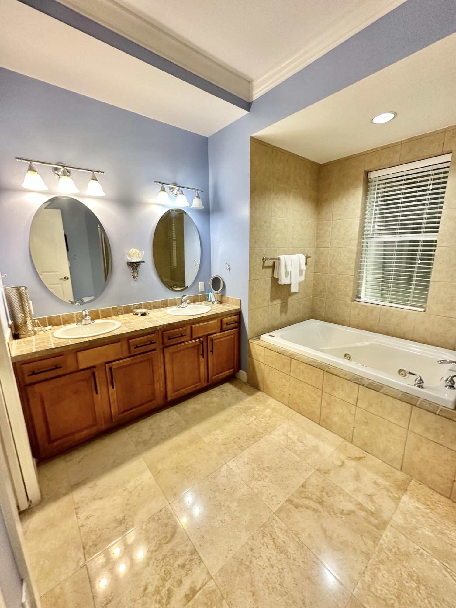 PINE RIDGE VILLAS - Residential