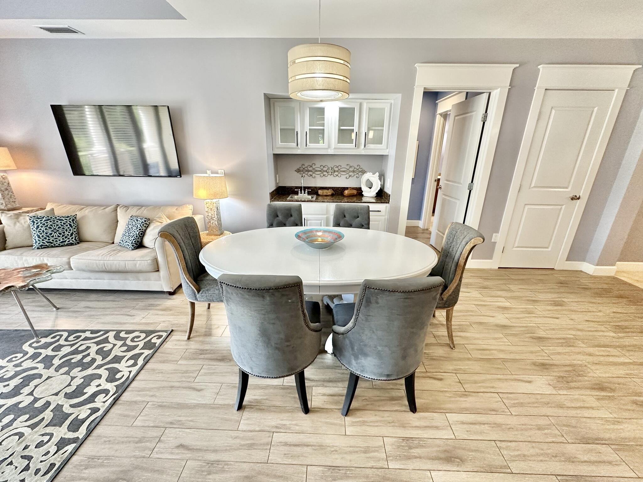 PINE RIDGE VILLAS - Residential