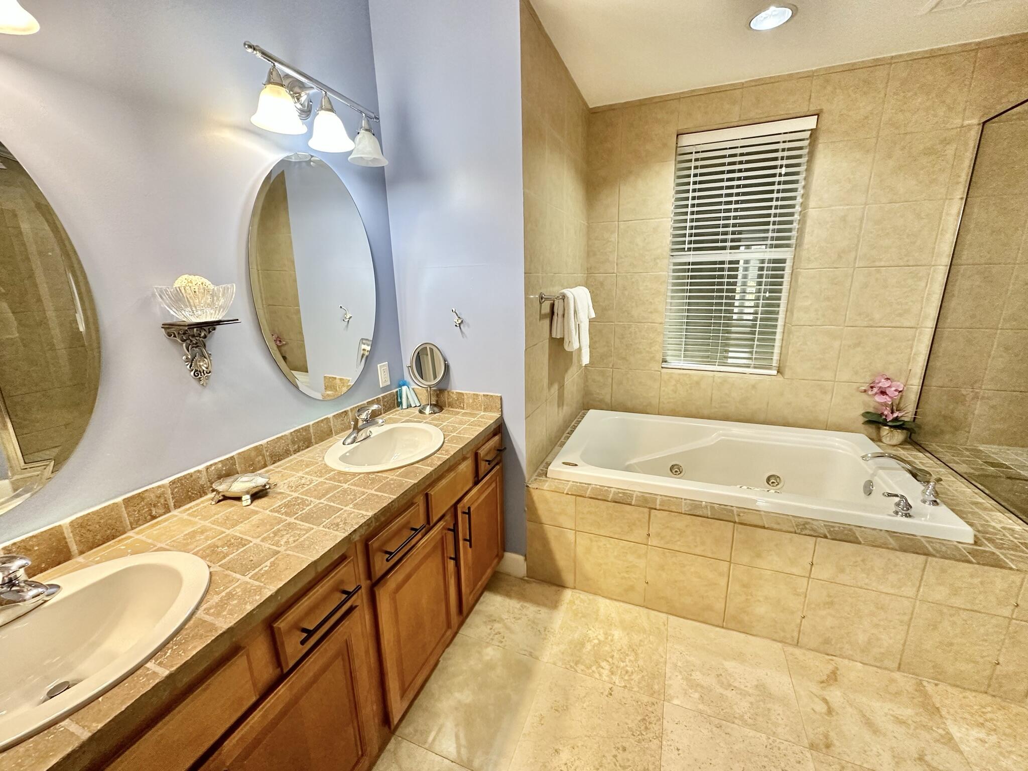 PINE RIDGE VILLAS - Residential