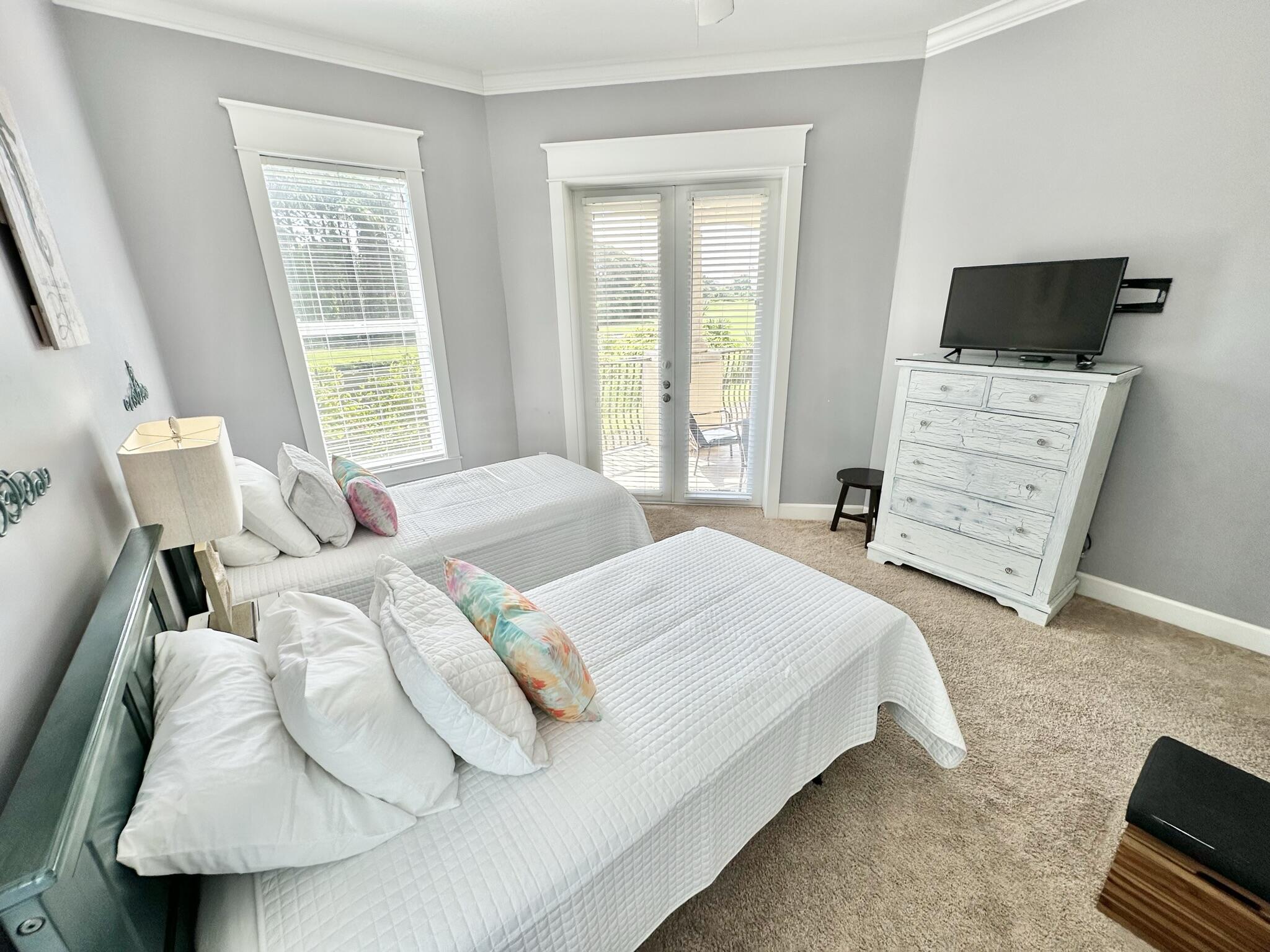 PINE RIDGE VILLAS - Residential