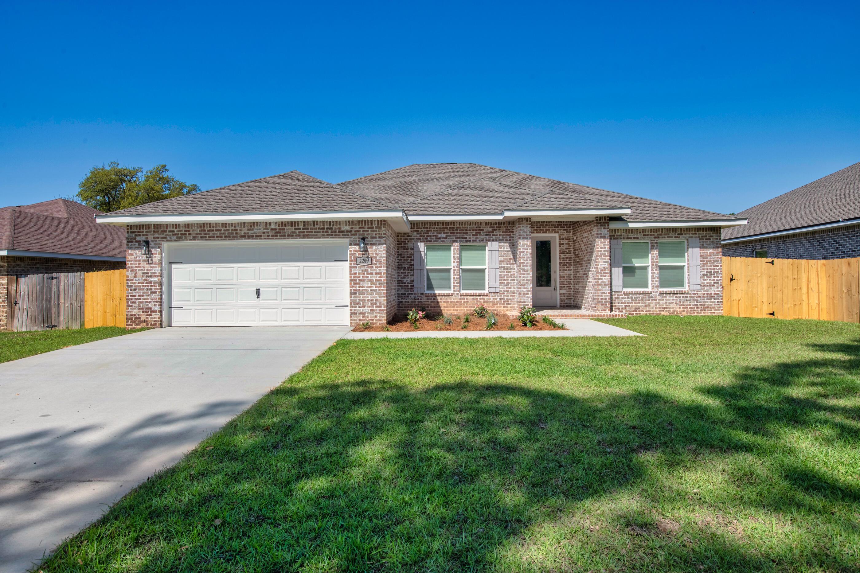 CRESCENT SHORES - Residential