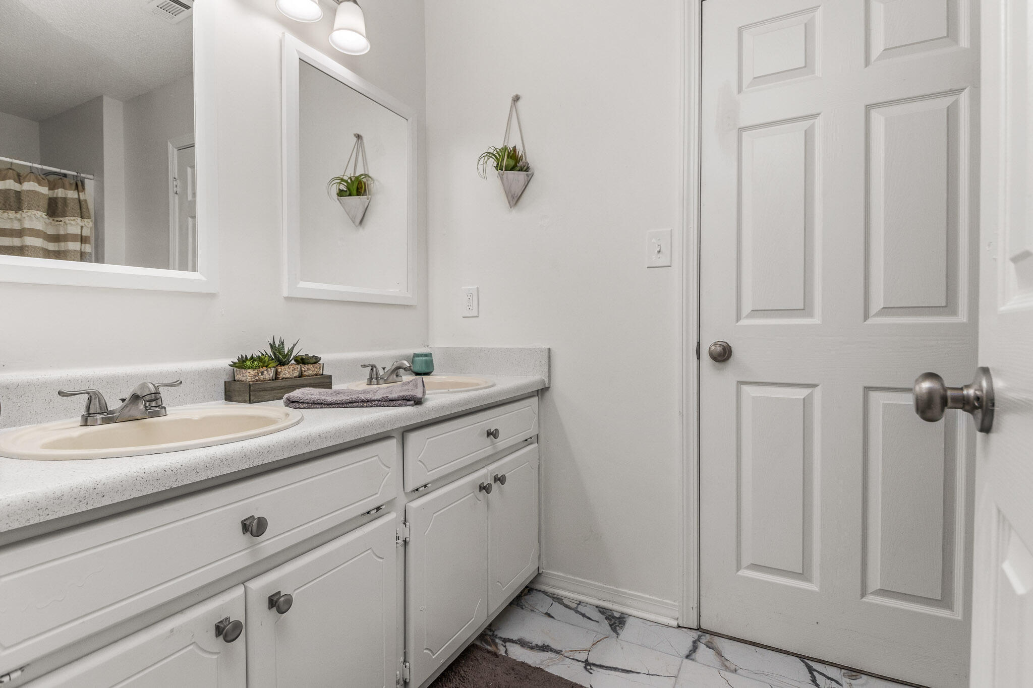 COUNTRYVIEW ESTATES 2ND ADDN - Residential