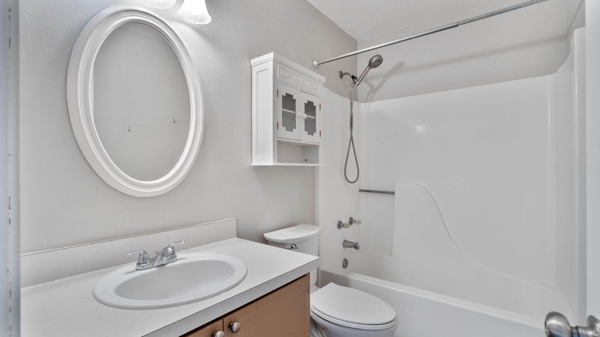 BROOKWOOD - Residential Lease