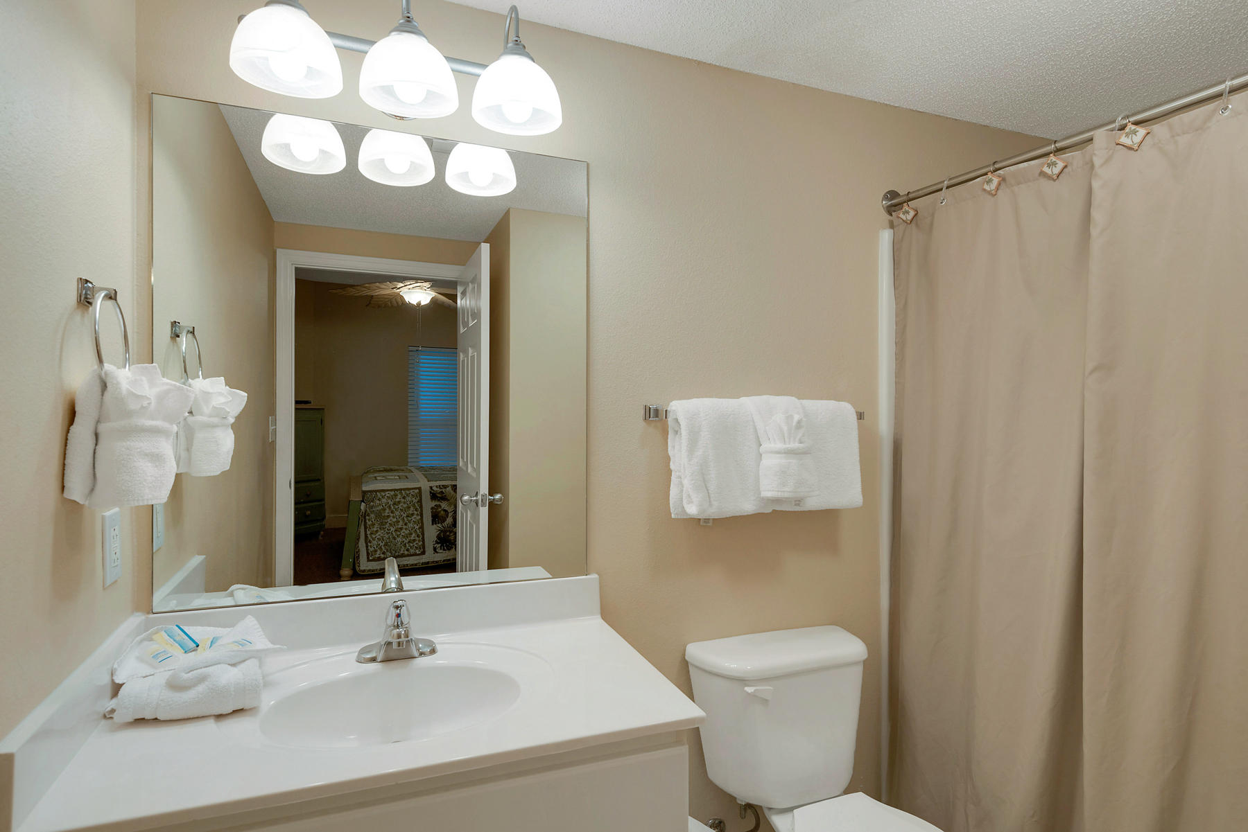 MAJESTIC BEACH TOWERS I - Residential