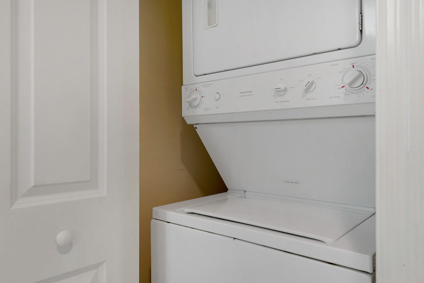 MAJESTIC BEACH TOWERS I - Residential