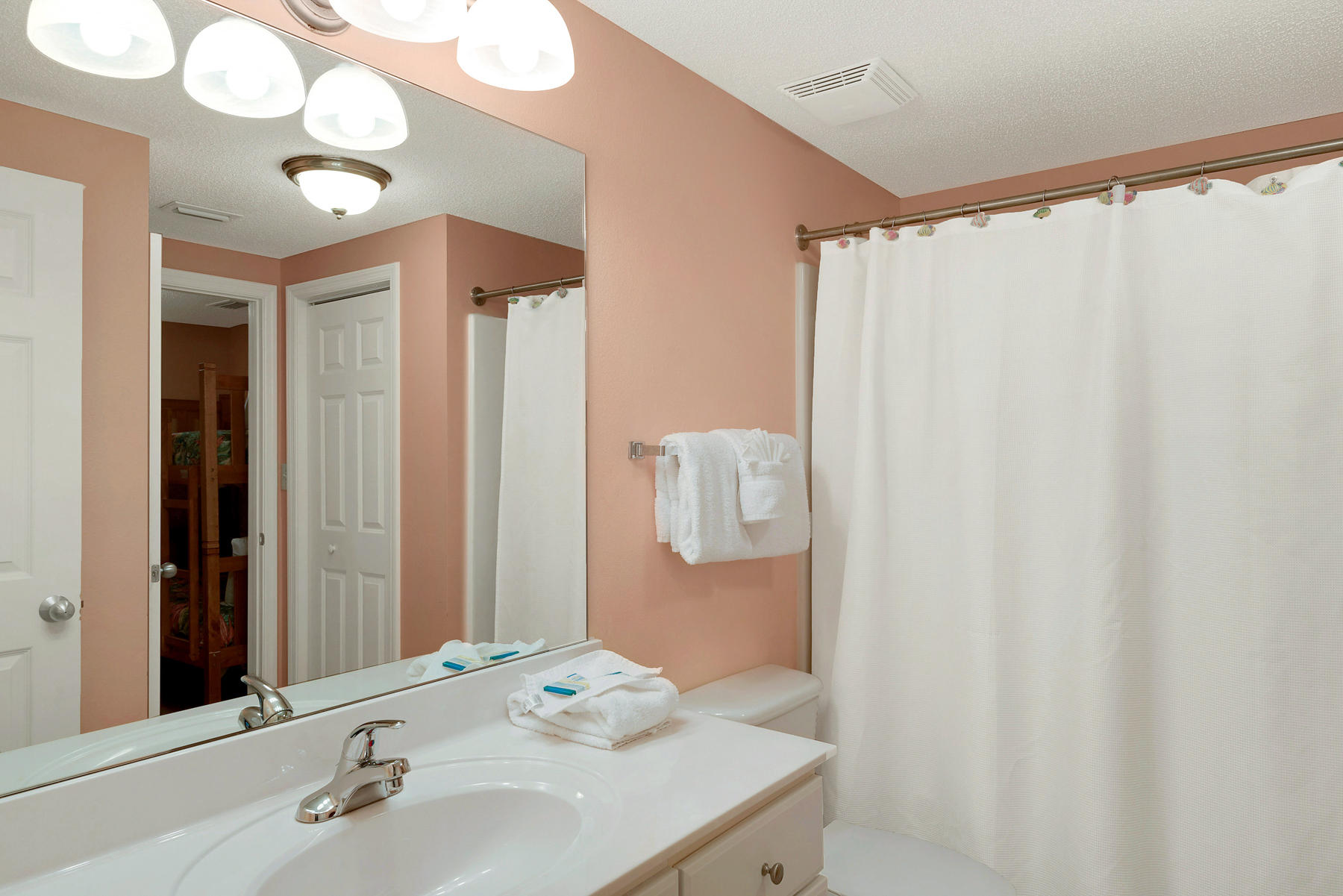 MAJESTIC BEACH TOWERS I - Residential