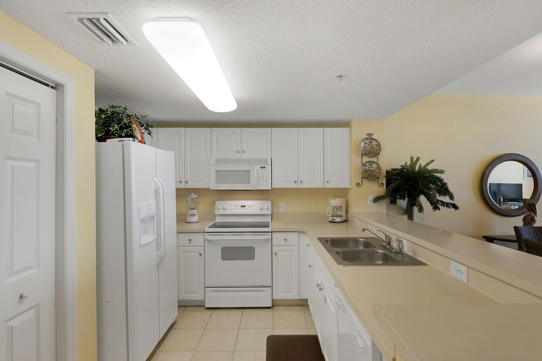 MAJESTIC BEACH TOWERS I - Residential