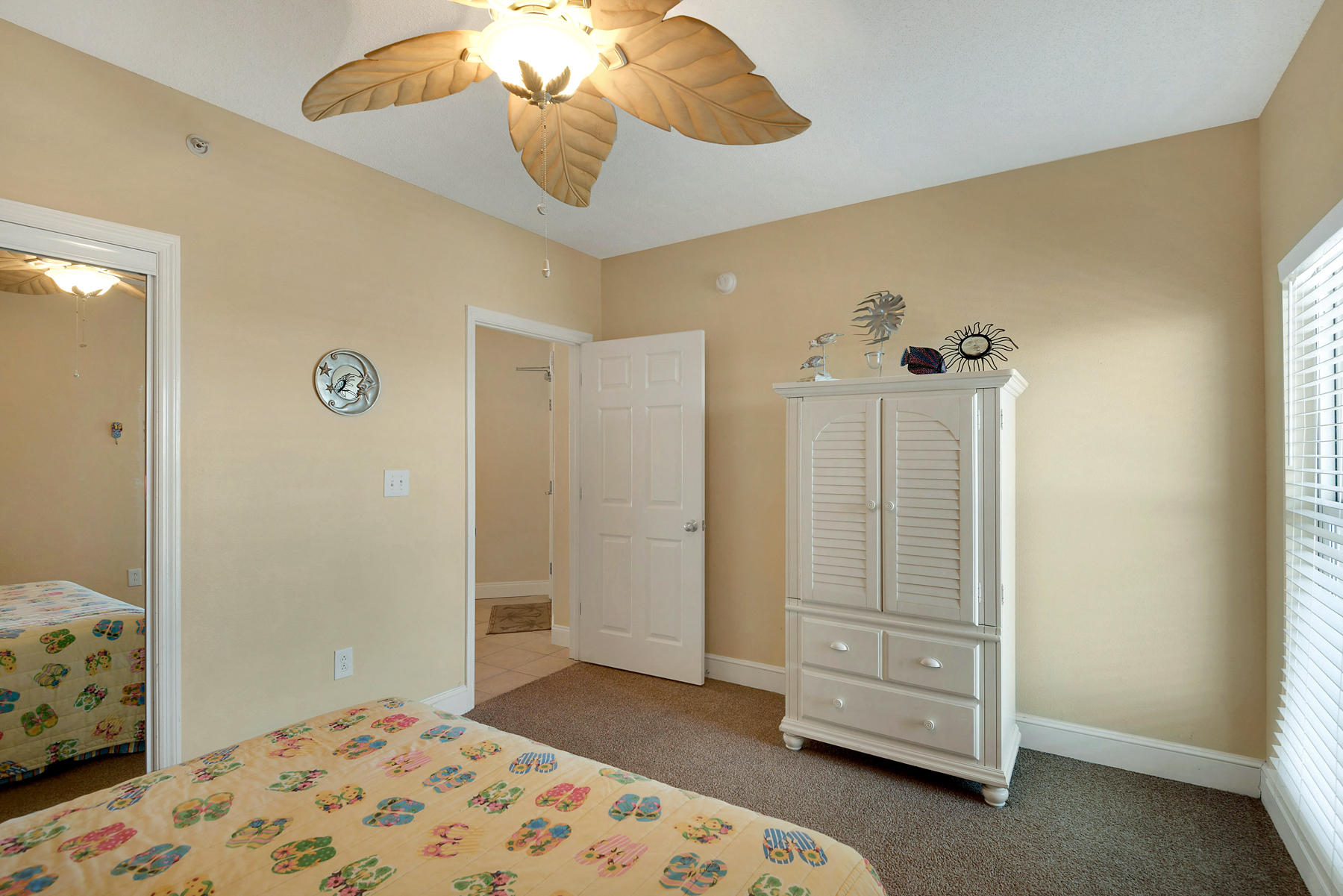 MAJESTIC BEACH TOWERS I - Residential