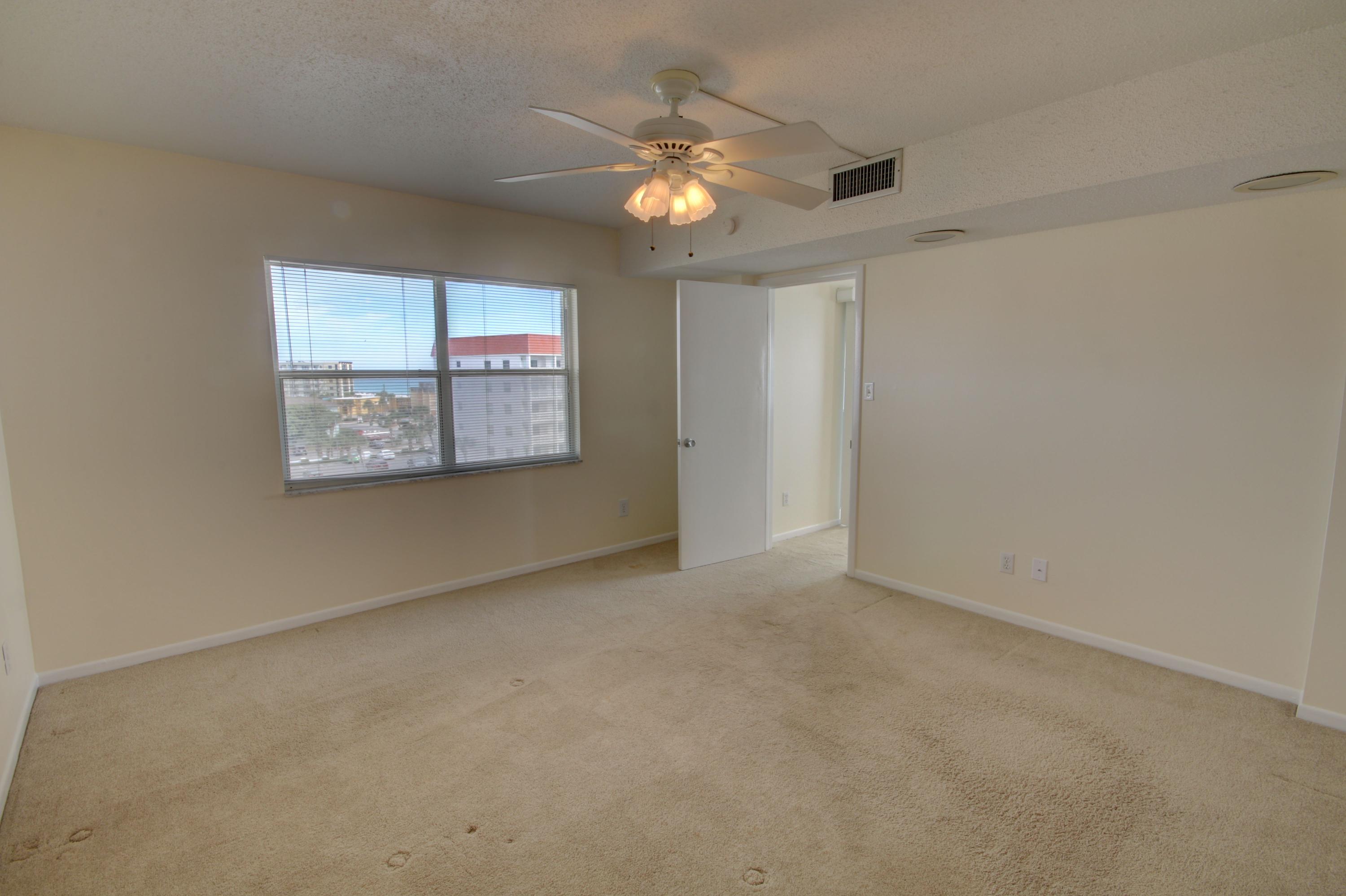 EL MATADOR CONDO - Residential