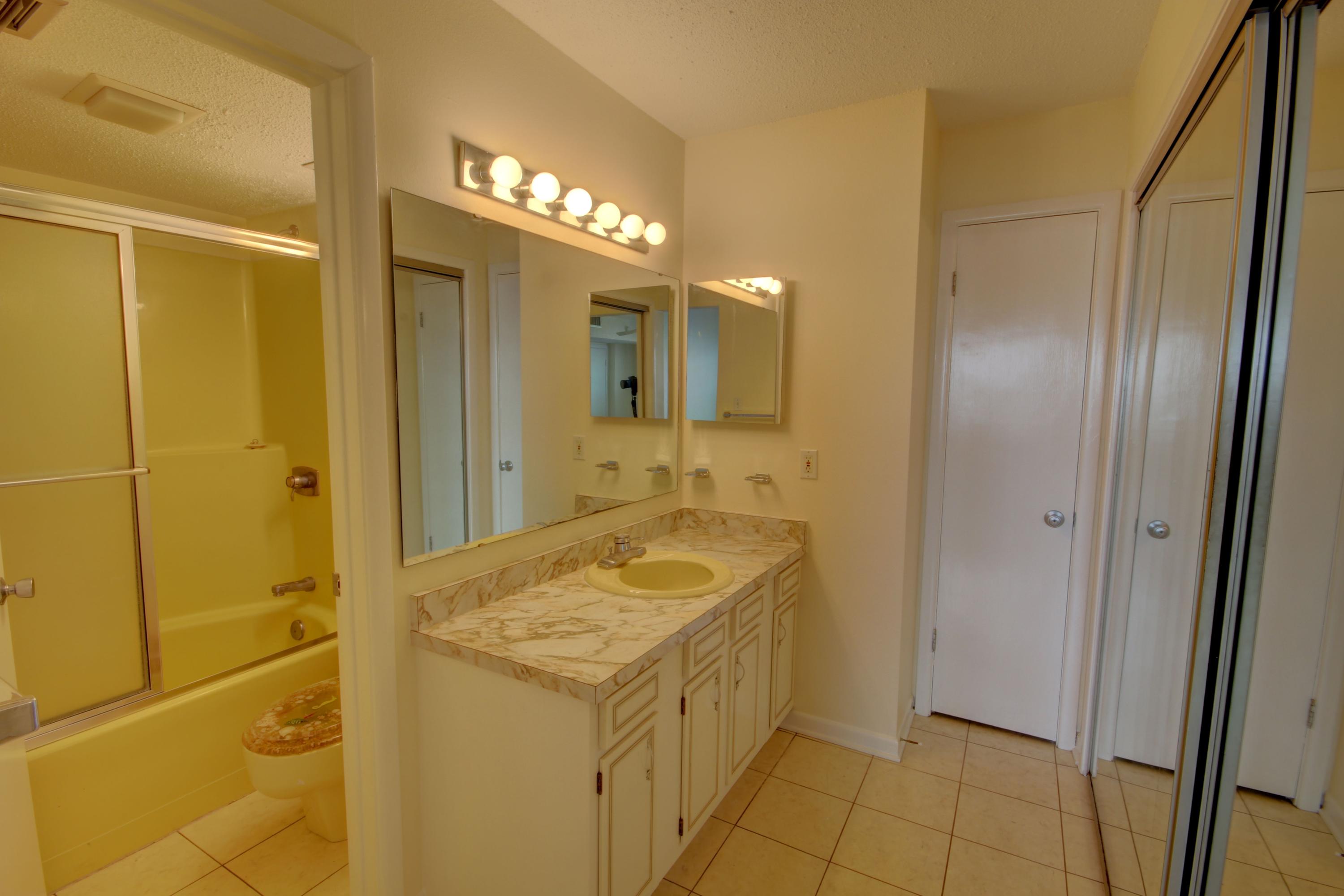 EL MATADOR CONDO - Residential