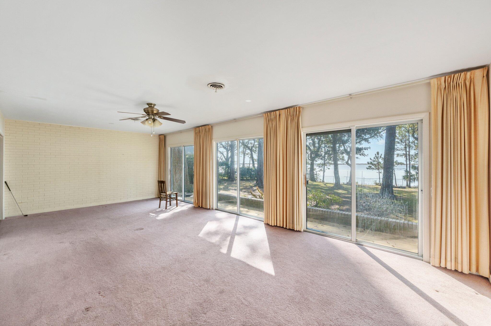 GULFVIEW S/D TO MARY ESTHER - Residential