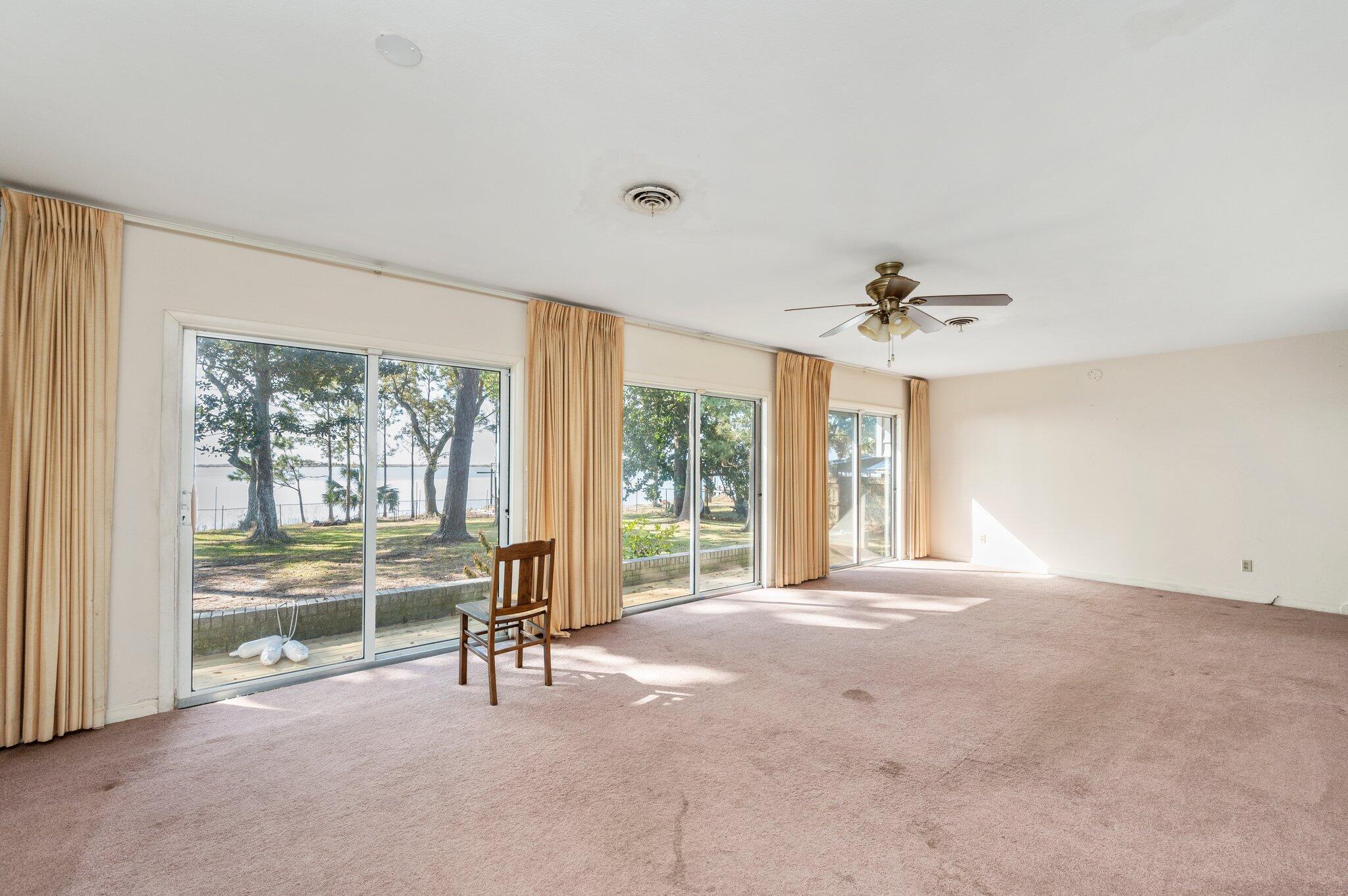GULFVIEW S/D TO MARY ESTHER - Residential
