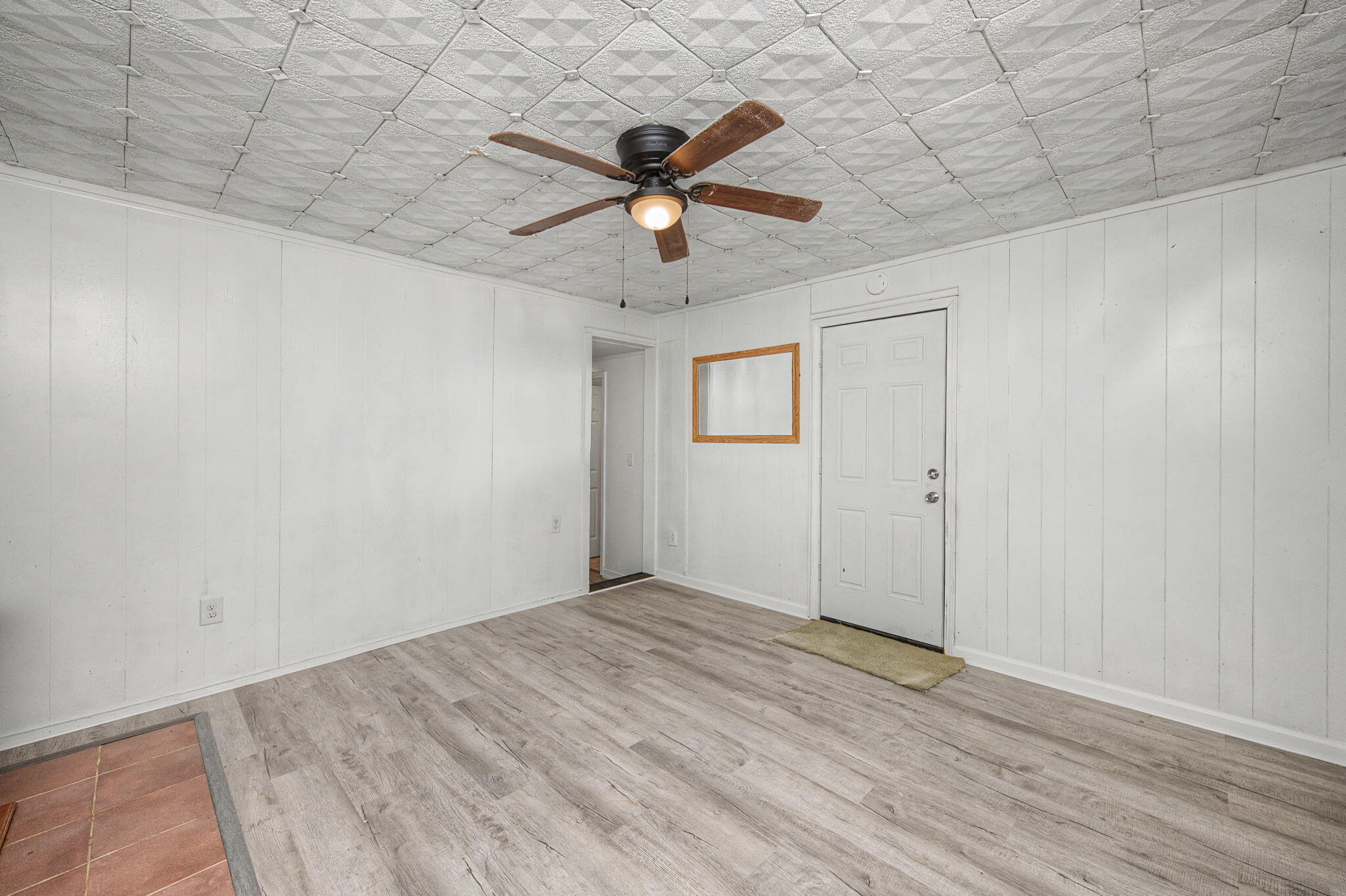 LOT 5 BLK 14 OAKWOOD HILLS UNIT I - Residential Lease