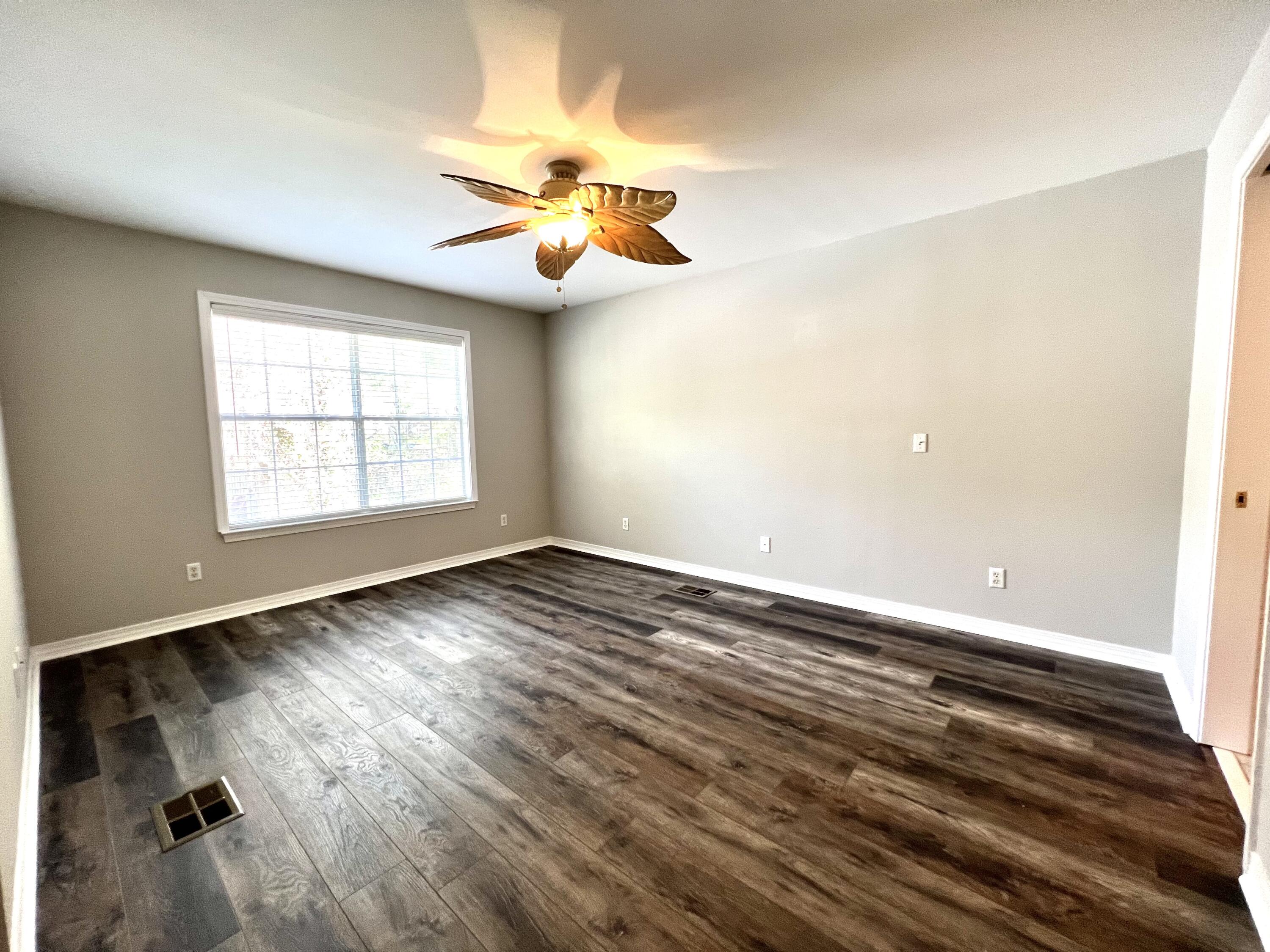 REFLECTIONS AT BLUEWATER BAY T/H - Residential Lease