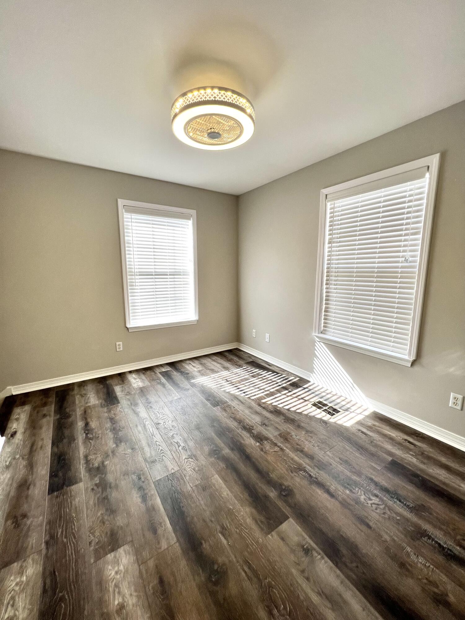 REFLECTIONS AT BLUEWATER BAY T/H - Residential Lease