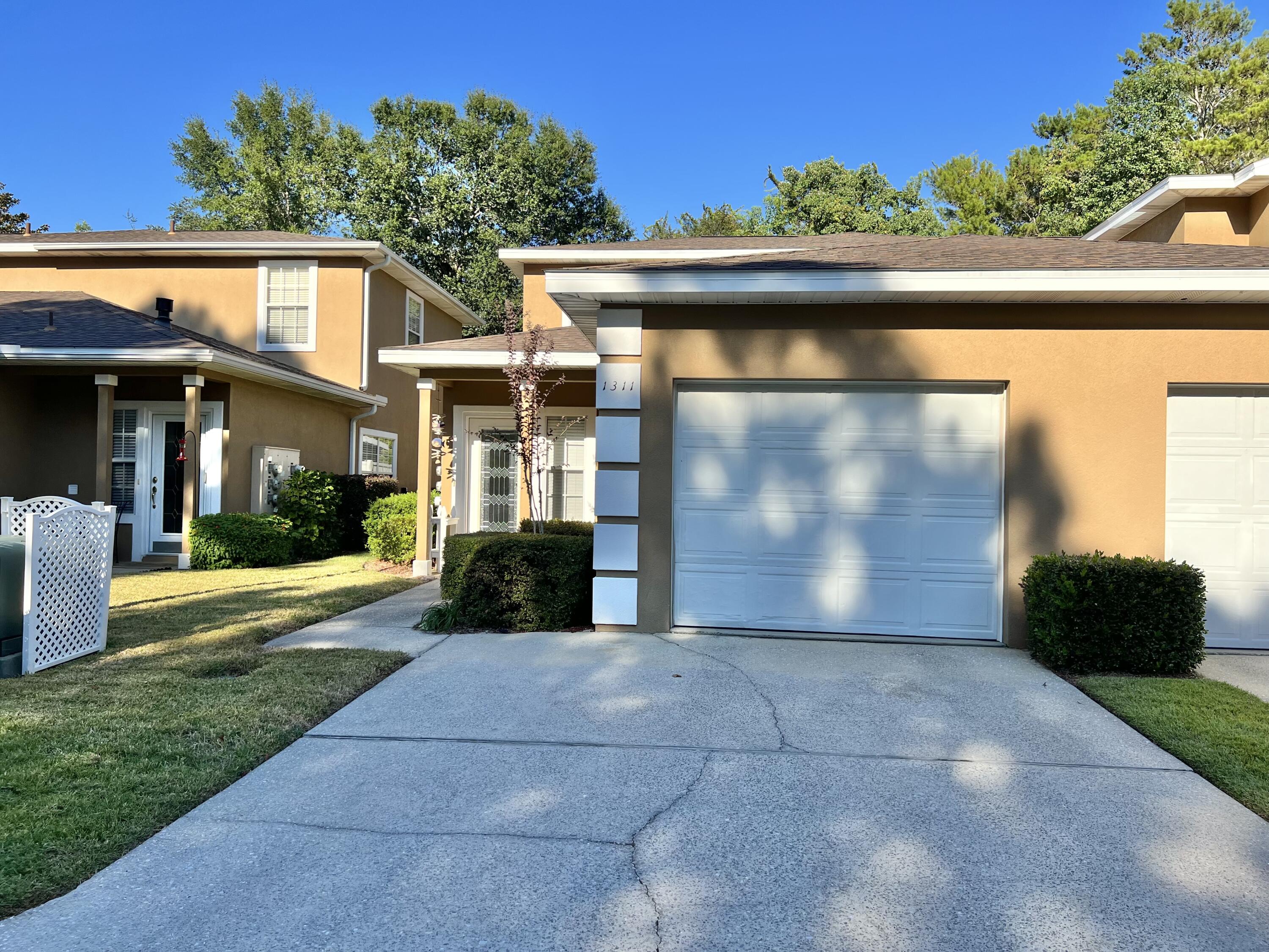 REFLECTIONS AT BLUEWATER BAY T/H - Residential Lease