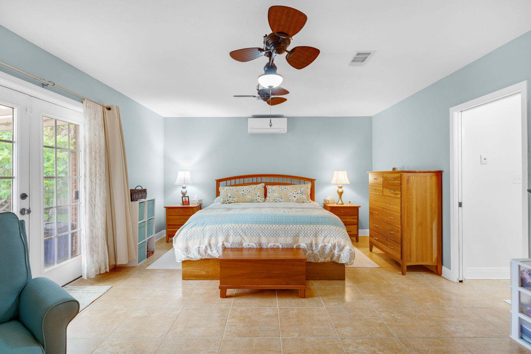 COUNTRY CLUB ESTATES 1ST ADDN - Residential