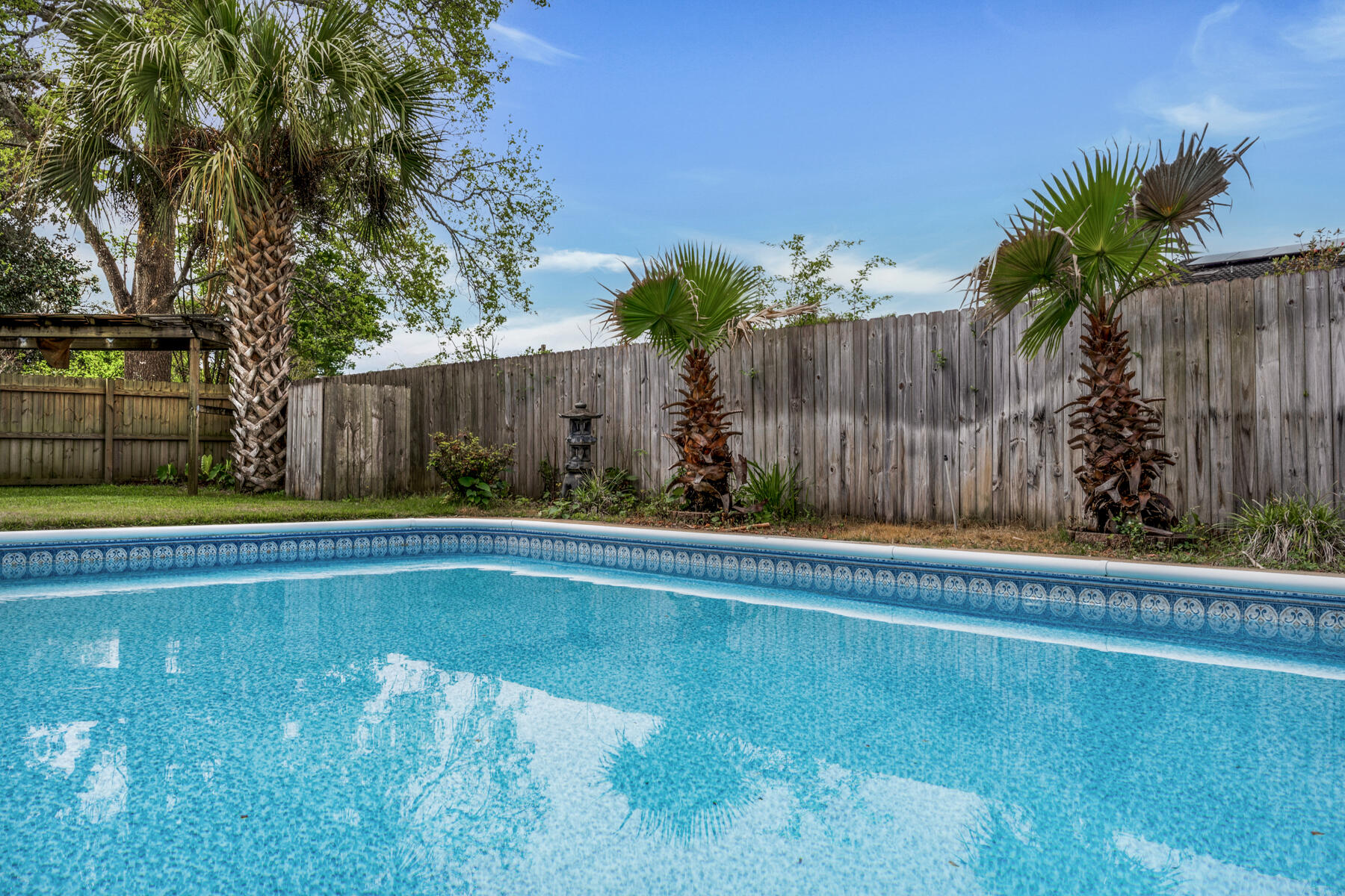 COUNTRY CLUB ESTATES 1ST ADDN - Residential