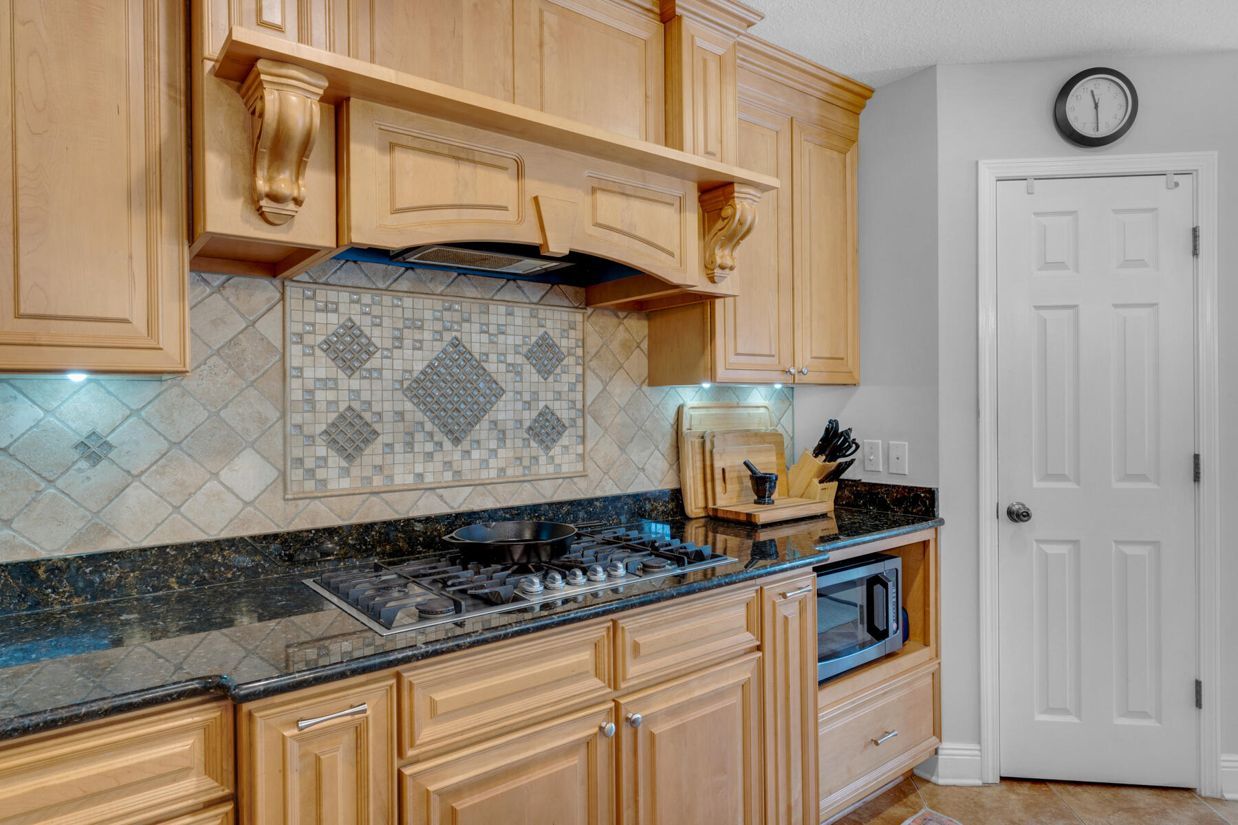 COUNTRY CLUB ESTATES 1ST ADDN - Residential