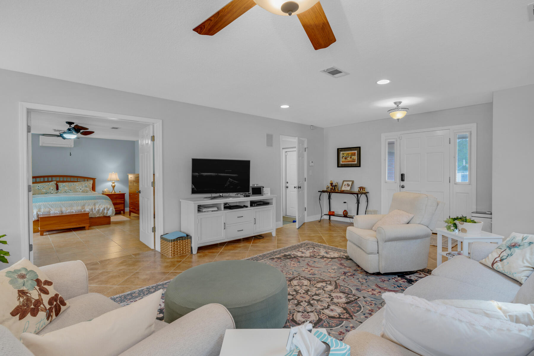 COUNTRY CLUB ESTATES 1ST ADDN - Residential