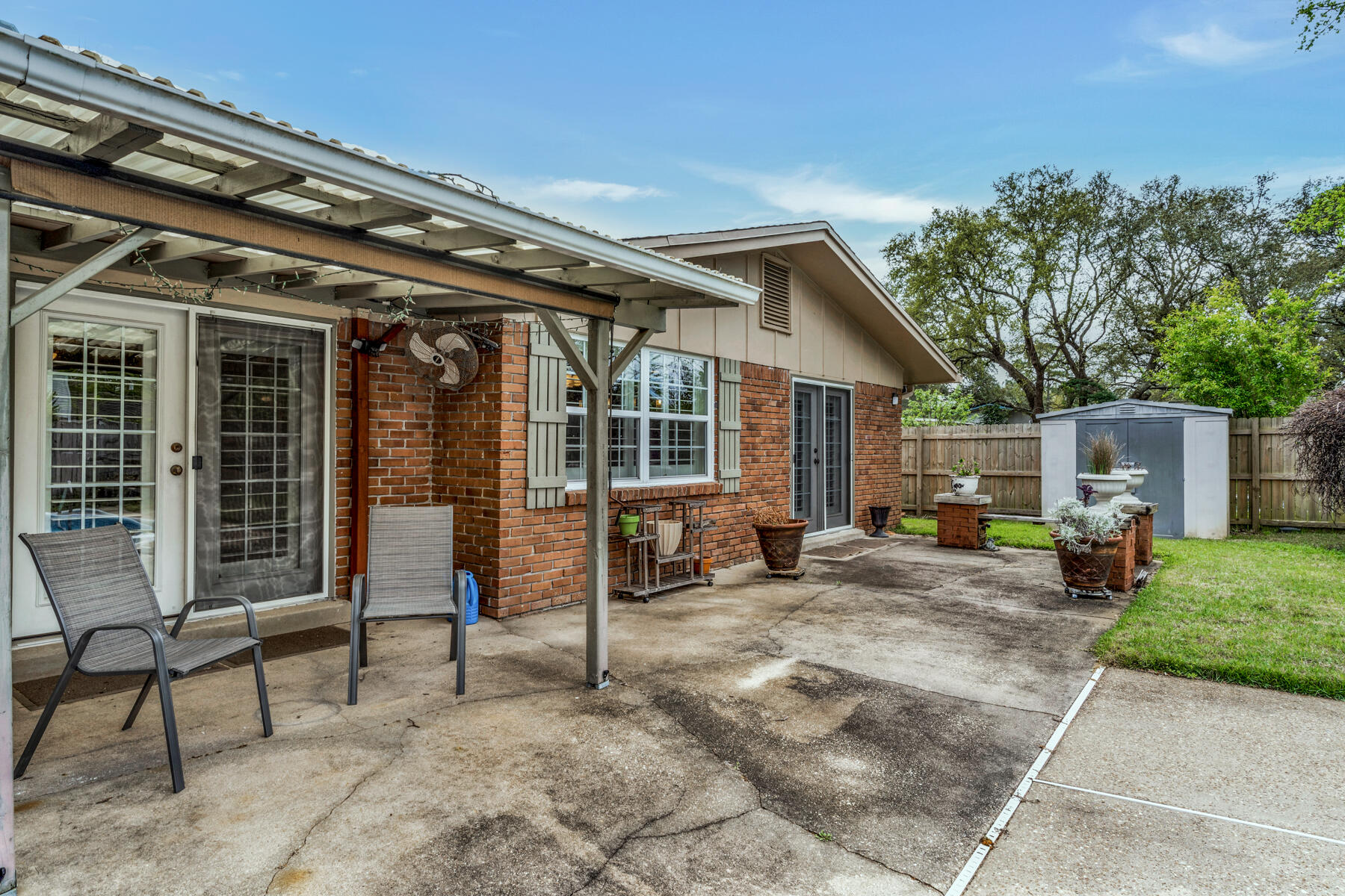 COUNTRY CLUB ESTATES 1ST ADDN - Residential